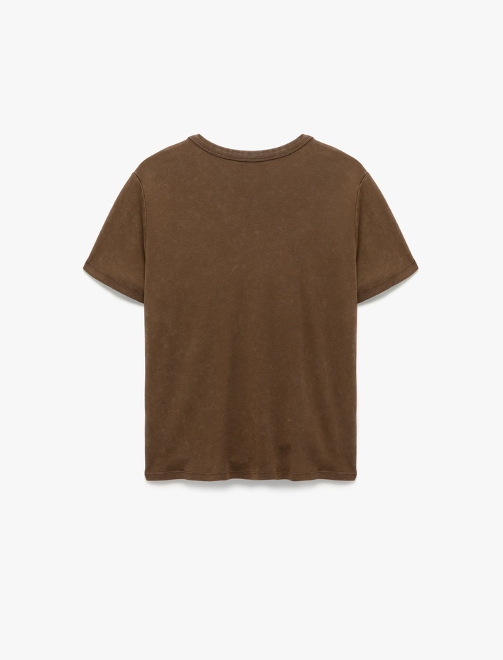  Pamuklu Soluk Efektli Kısa Kollu Bisiklet Yaka Tişört