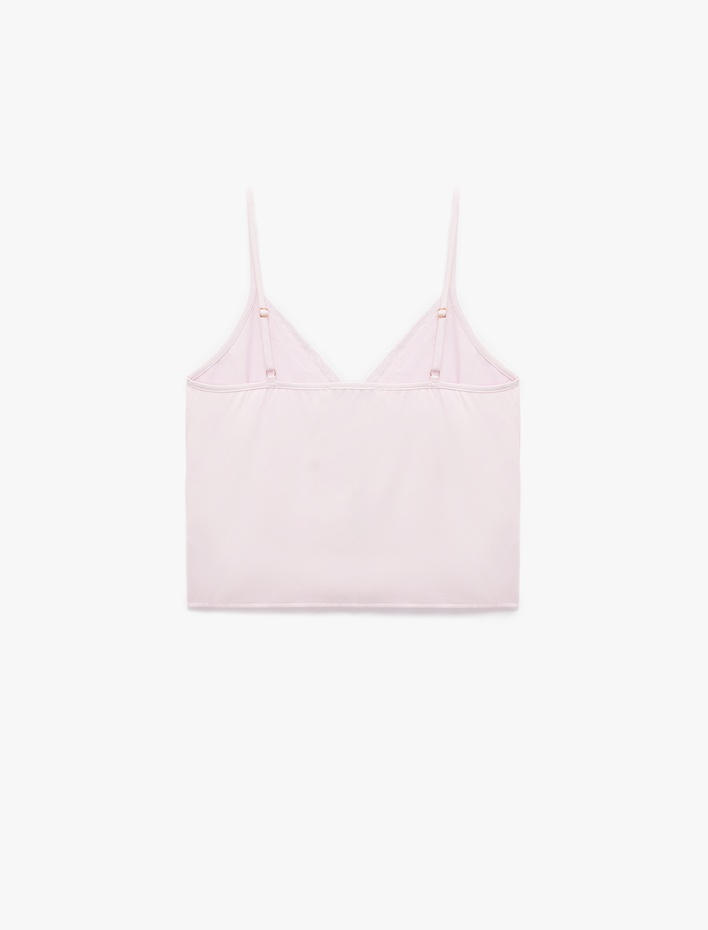  Dantelli Fiyonk Detaylı İnce Askılı Saten Pijama Üstü