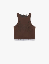 Halter Yaka Kolsuz Nakış Detaylı Viskon Keten Karışımlı Crop Bluz