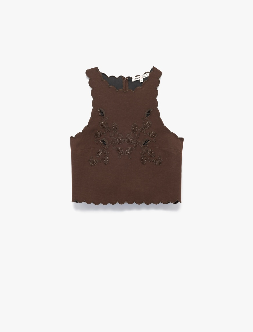   Halter Yaka Kolsuz Nakış Detaylı Viskon Keten Karışımlı Crop Bluz