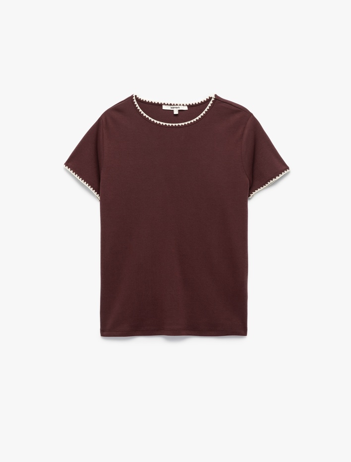  Pamuklu Slim Fit Kısa Kollu Bisiklet Yaka Kroşe Detaylı Tişört
