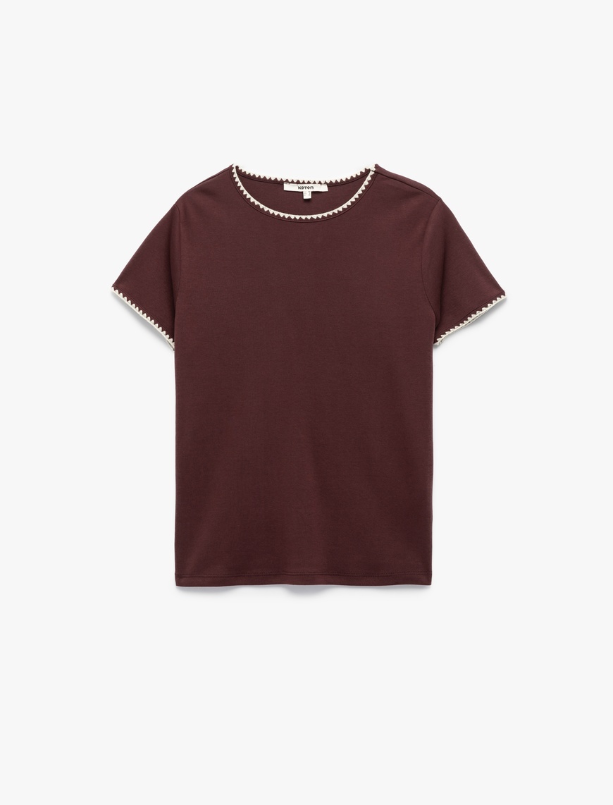   Pamuklu Slim Fit Kısa Kollu Bisiklet Yaka Kroşe Detaylı Tişört