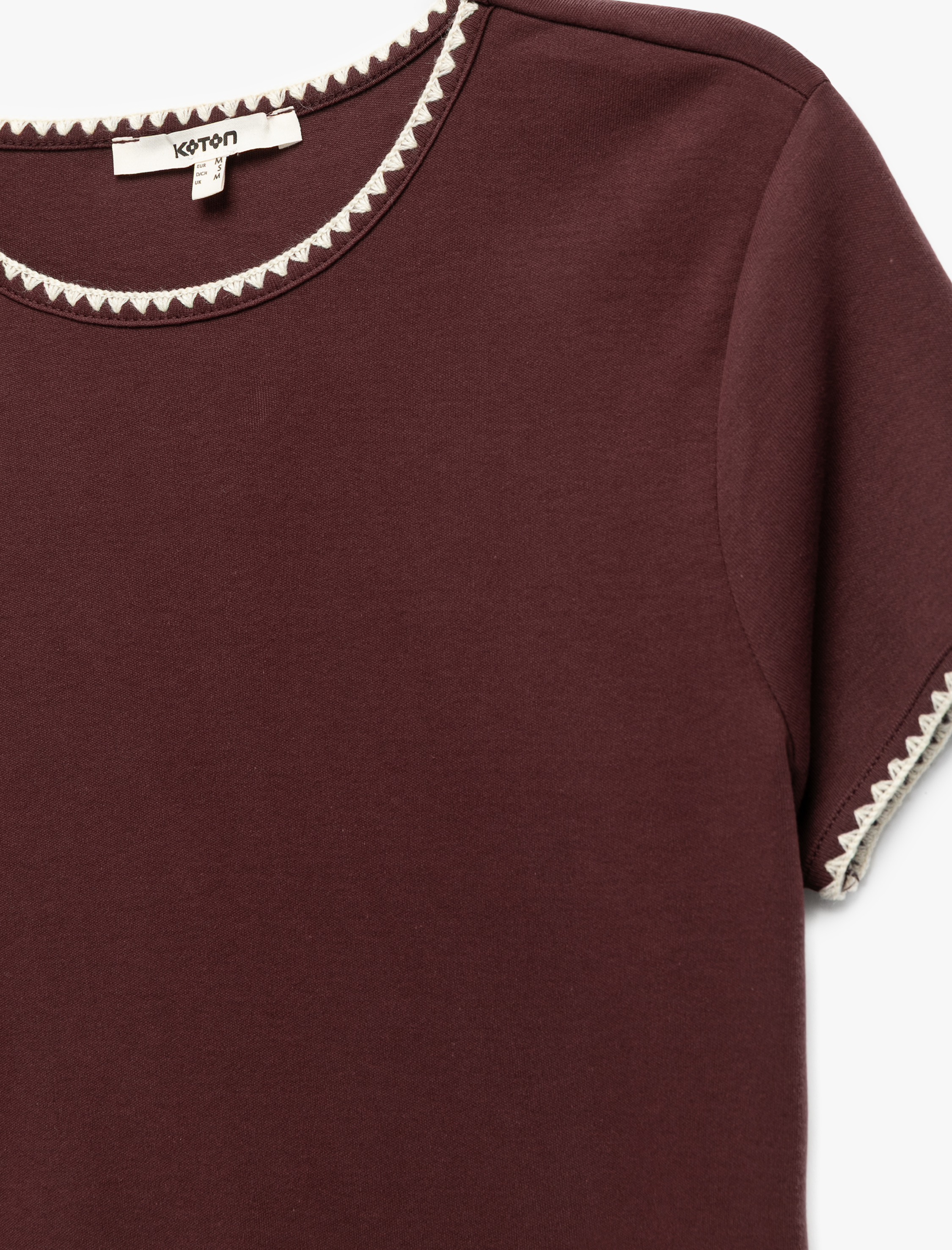   Pamuklu Slim Fit Kısa Kollu Bisiklet Yaka Kroşe Detaylı Tişört