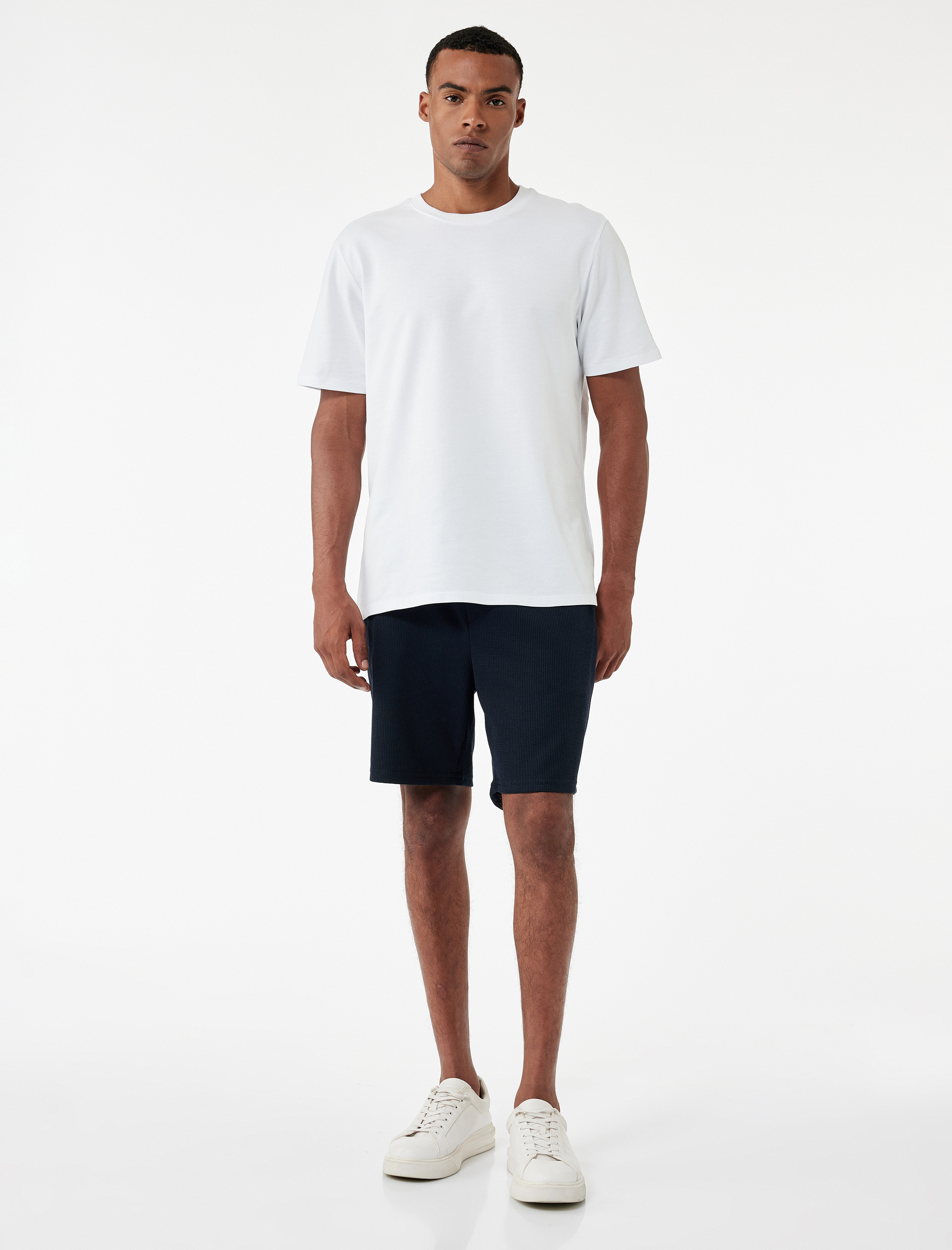 Cep Detaylı Bermuda Beli Bağcıklı Şort