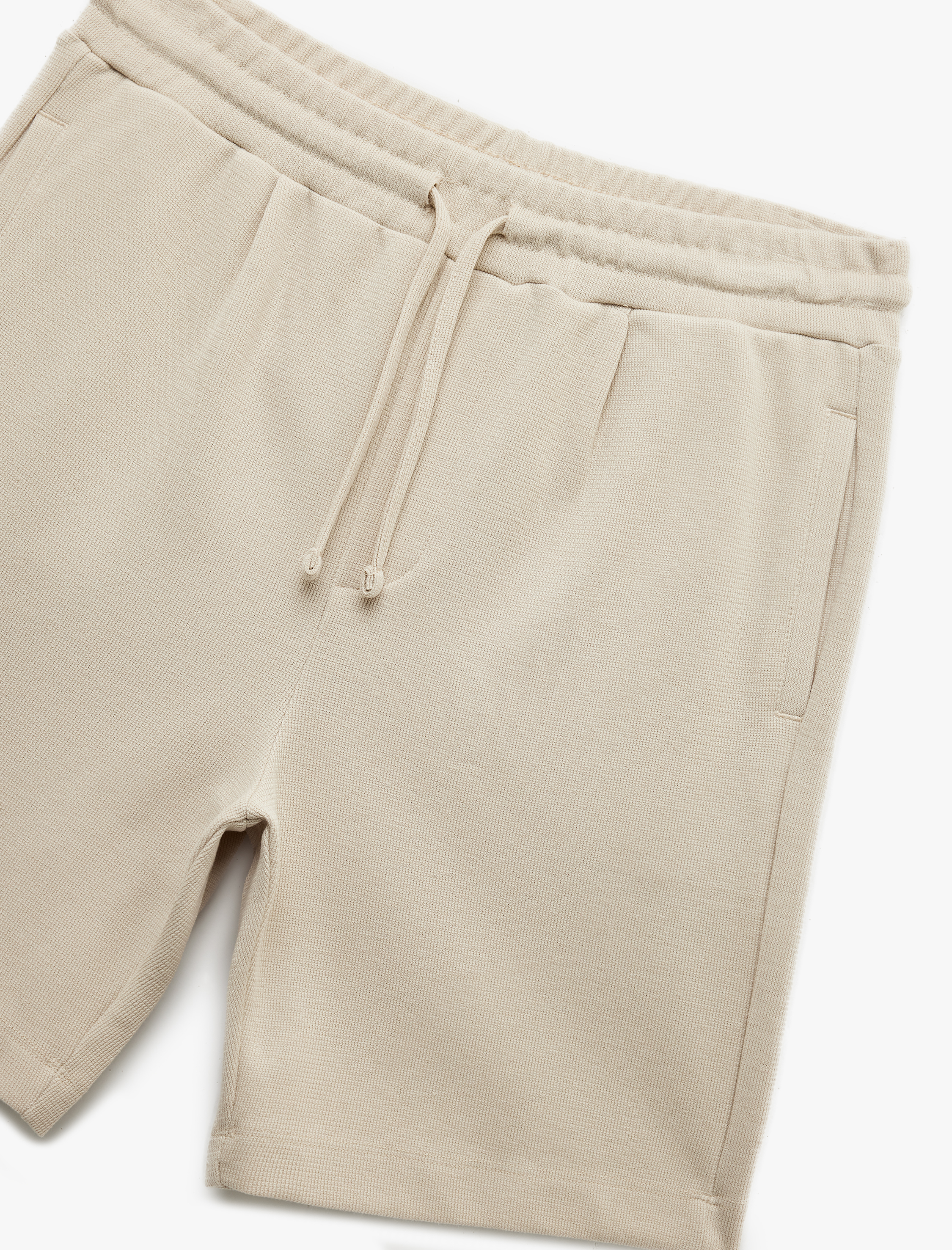 Cepli Beli Bağcıklı Bermuda Şort