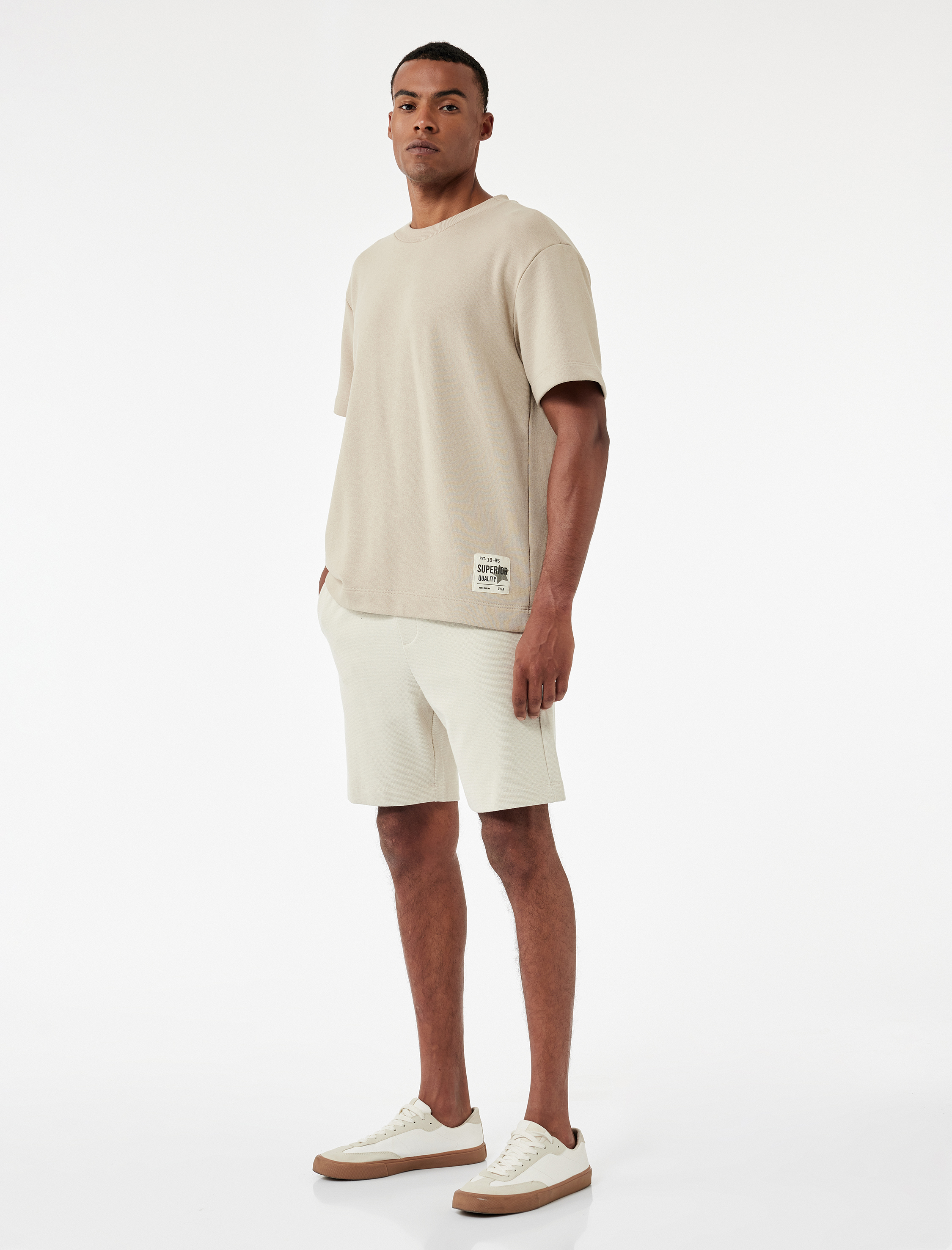 Cepli Beli Bağcıklı Bermuda Şort