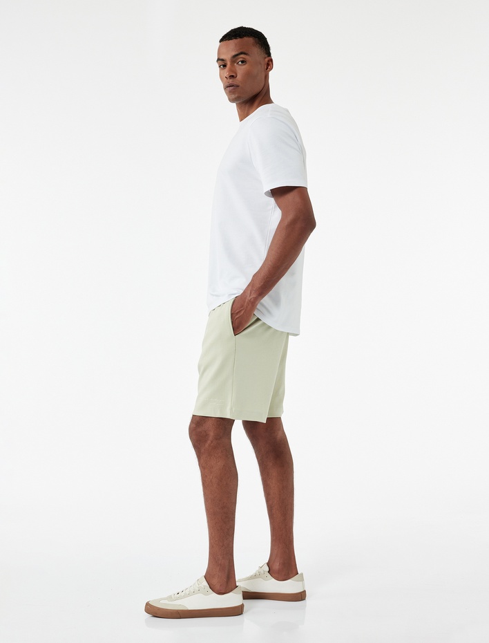  Pamuklu Cep Detaylı Beli Bağcıklı Bermuda Şort