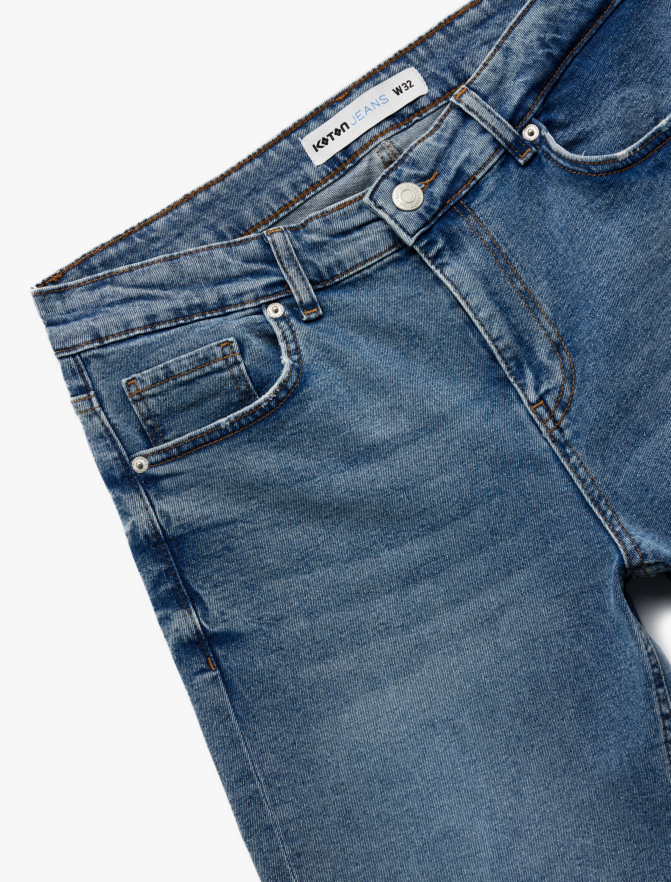 Katlamalı Paça Cep Detaylı Pamuklu Slim Fit Jean Şort