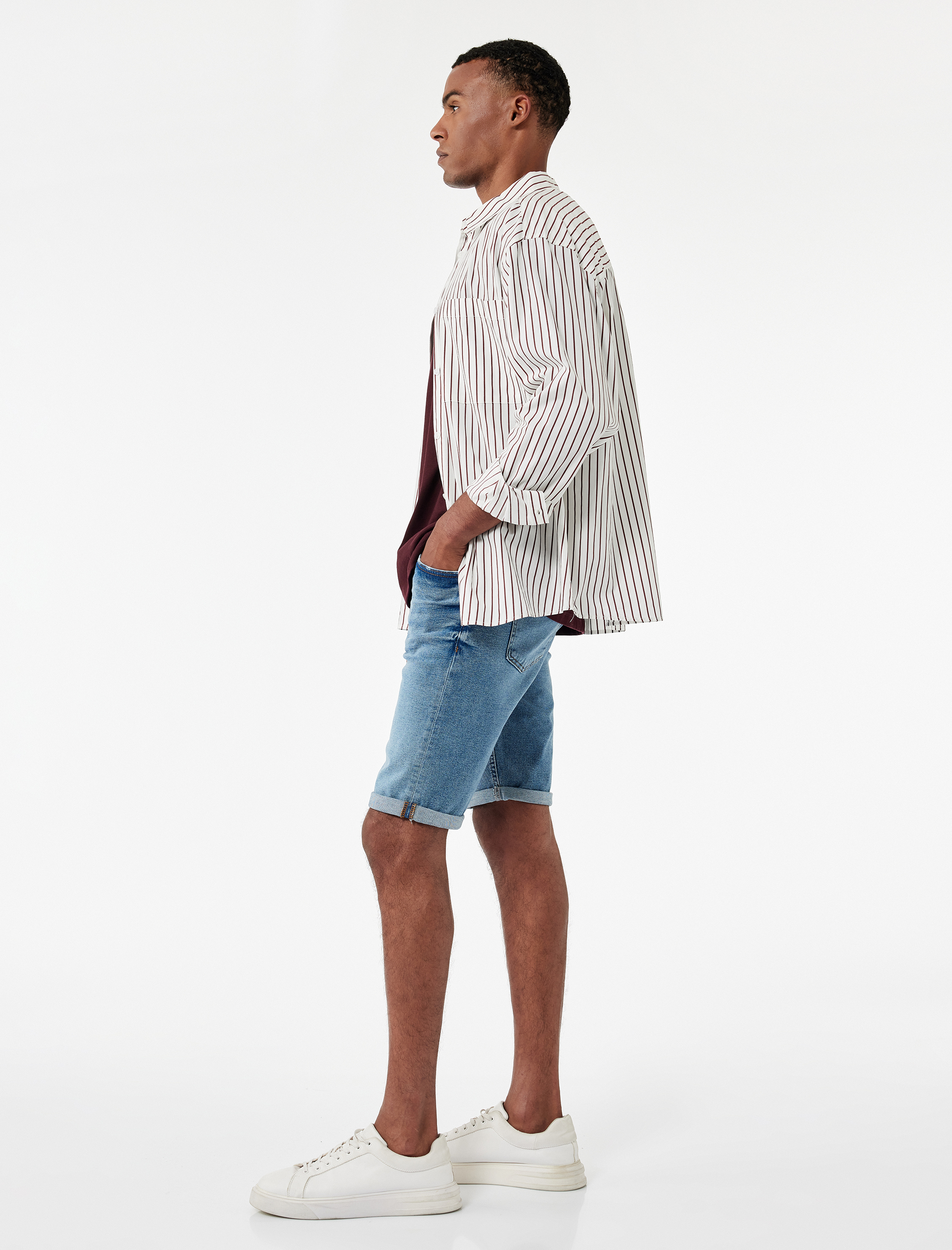 Katlamalı Paça Cep Detaylı Pamuklu Slim Fit Jean Şort