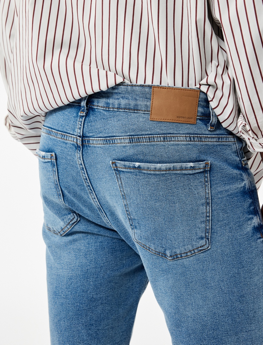   Katlamalı Paça Cep Detaylı Pamuklu Slim Fit Jean Şort