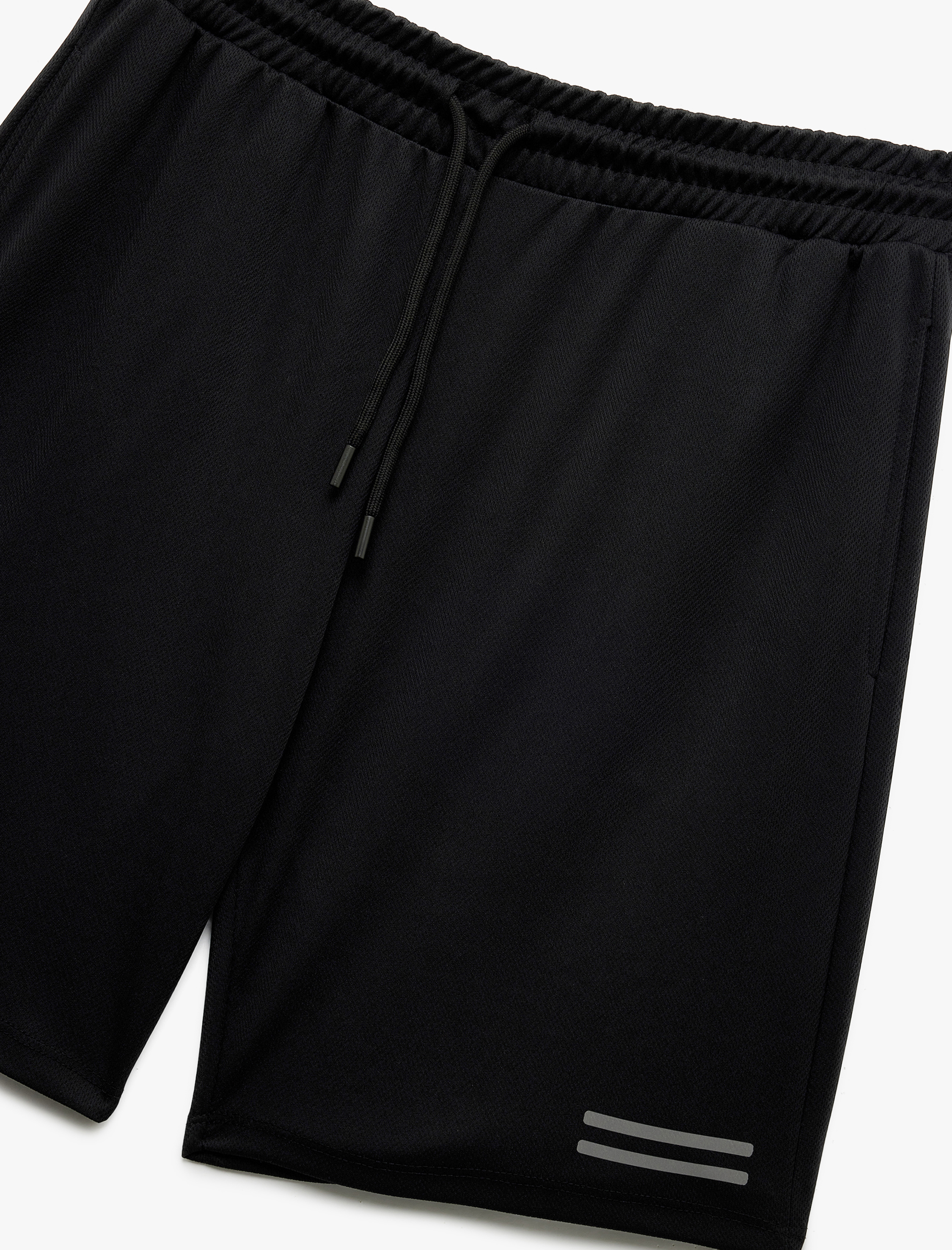   Baskılı Cep Detaylı Beli Bağcıklı Spor Şort