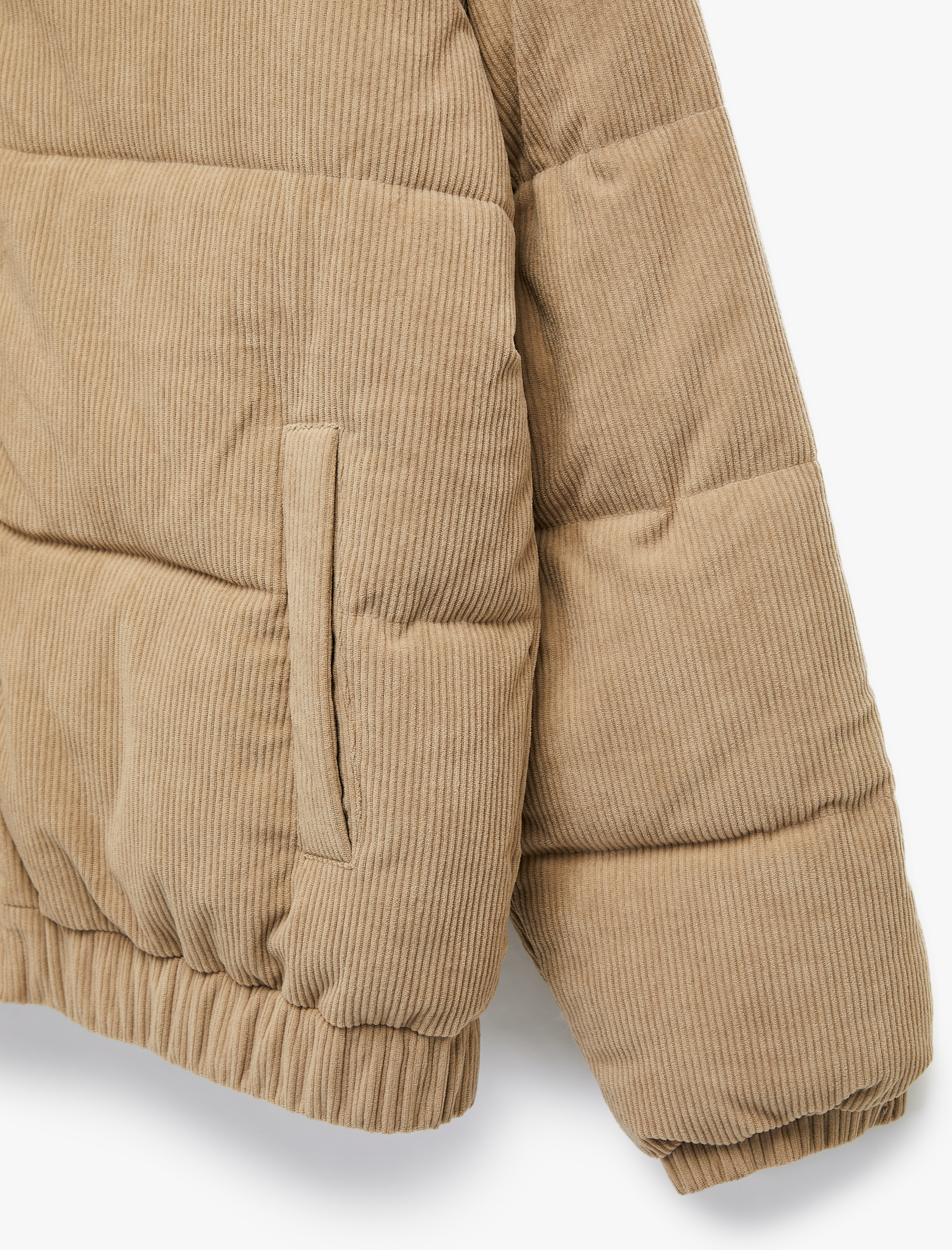 Dik Yaka Uzun Kollu Cep Detaylı Fitilli Fermuarlı Kışlık Şişme Mont