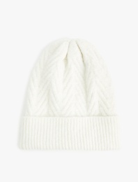 Sim Detaylı Saç Örgü Dokulu Katlı Triko Bere