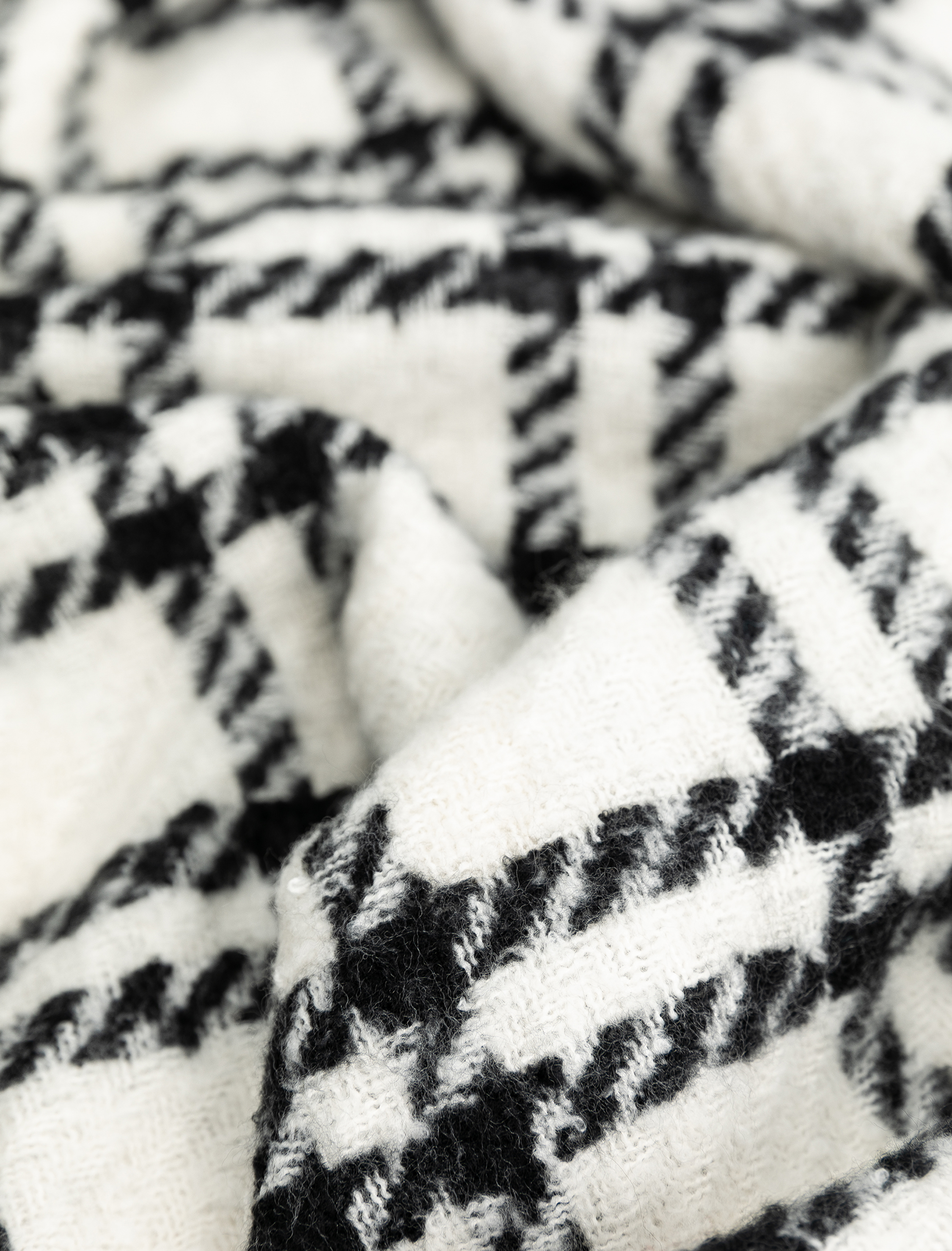  Kadın Kareli Püsküllü Yumuşak Dokulu Uzun Atkı