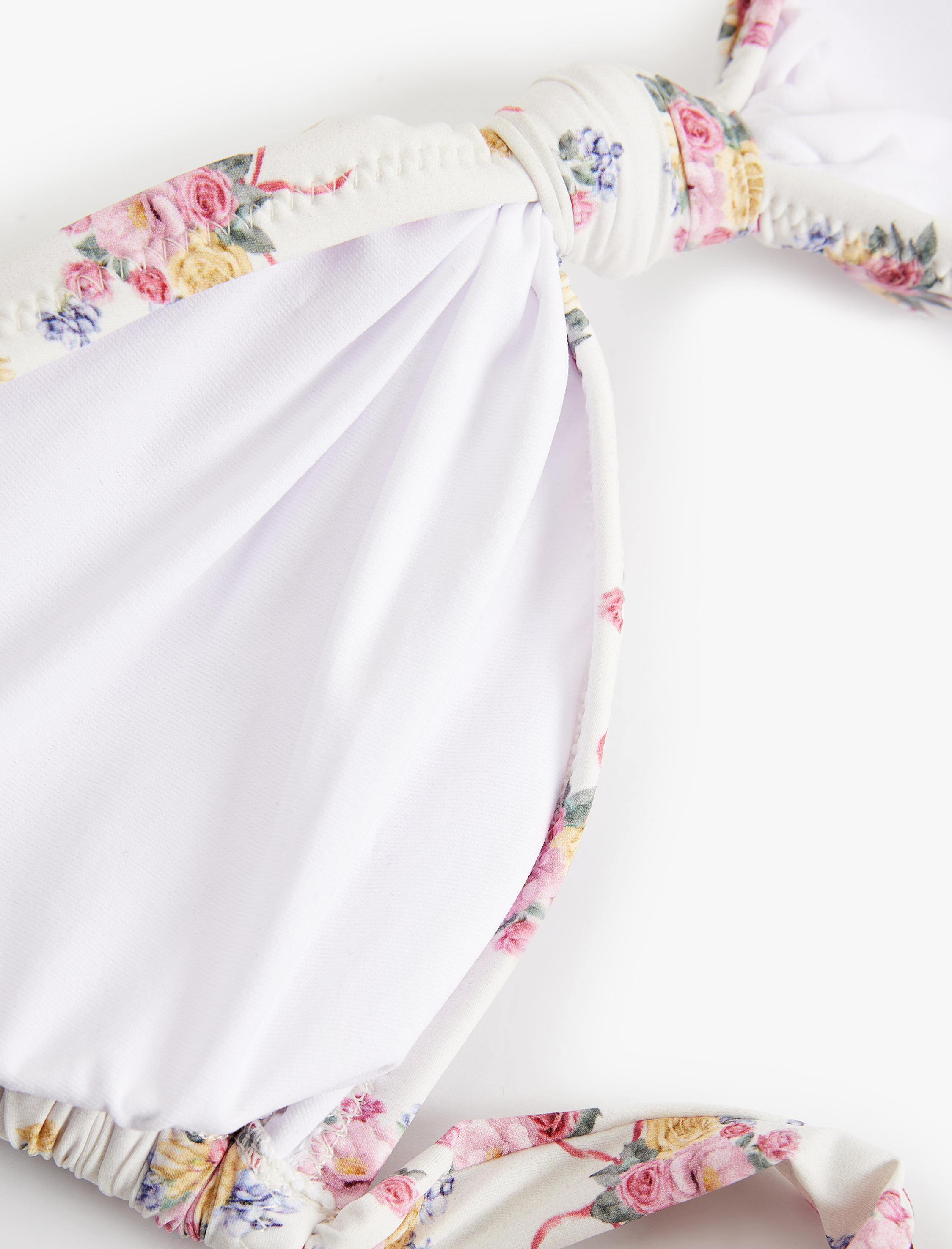 Koton X Sibil Çetinkaya - Hafif Destekli Düğüm Detaylı Çiçekli Bikini Üstü