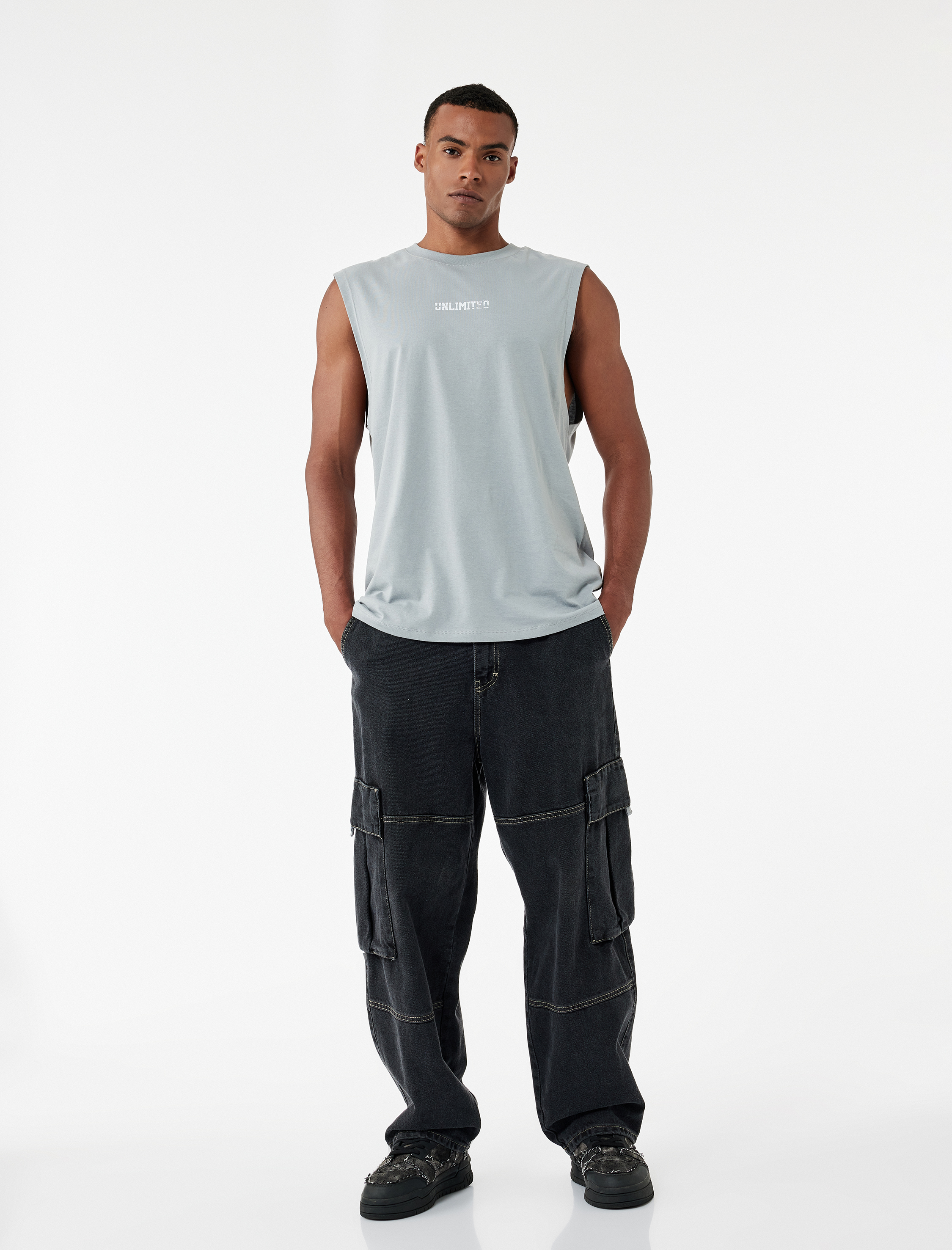   Pamuklu Bisiklet Yaka Kolsuz Arkası Baskılı Atlet