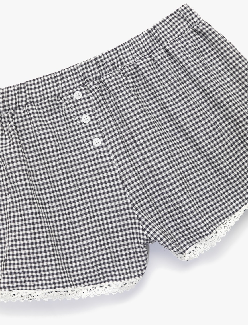   Pamuklu Rahat Kalıp Düğmeli Paçası Dantelli Beli Lastikli Pötikareli Şort Pijama Altı