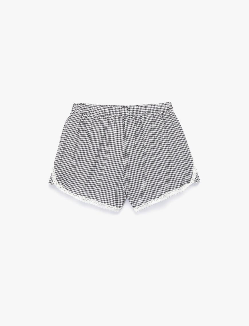   Pamuklu Rahat Kalıp Düğmeli Paçası Dantelli Beli Lastikli Pötikareli Şort Pijama Altı