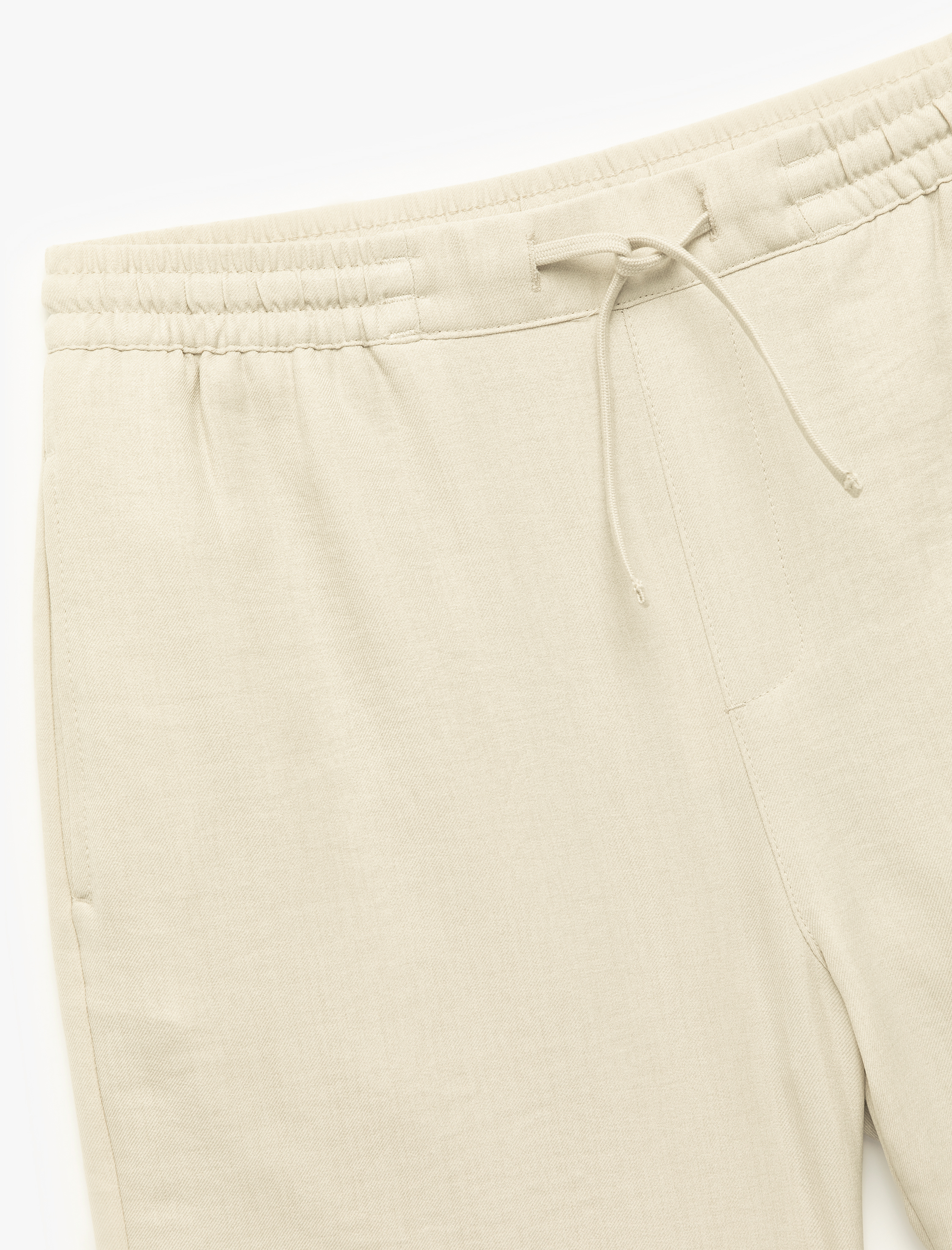 Rahat Kesim Cep Detaylı Pamuklu Beli Bağcıklı Şort