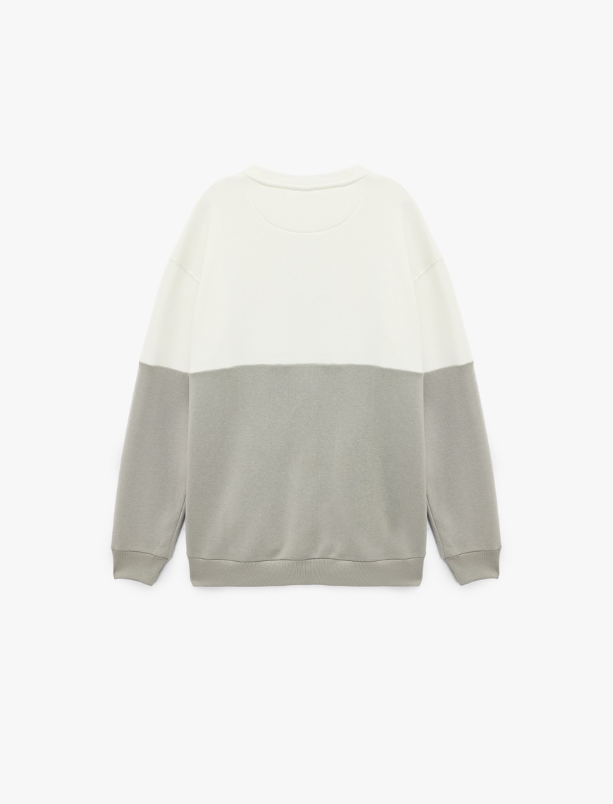   Oversize Uzun Kollu Renk Bloklu Baskı Detaylı Şardonlu Bisiklet Yaka Sweatshirt