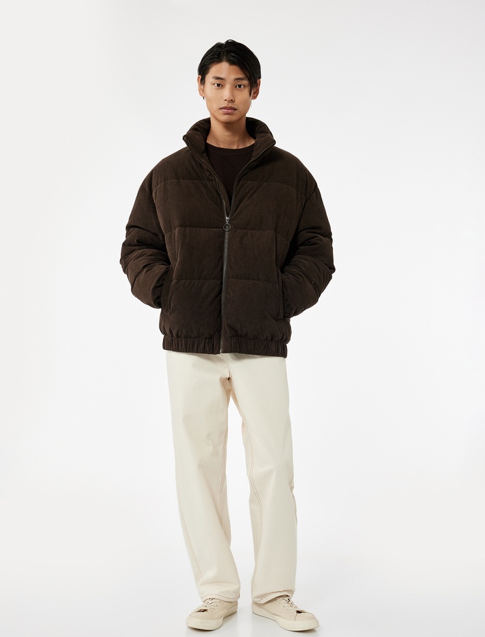  Dik Yaka Uzun Kollu Cep Detaylı Fermuarlı Fitilli Kadife Kışlık Şişme Mont