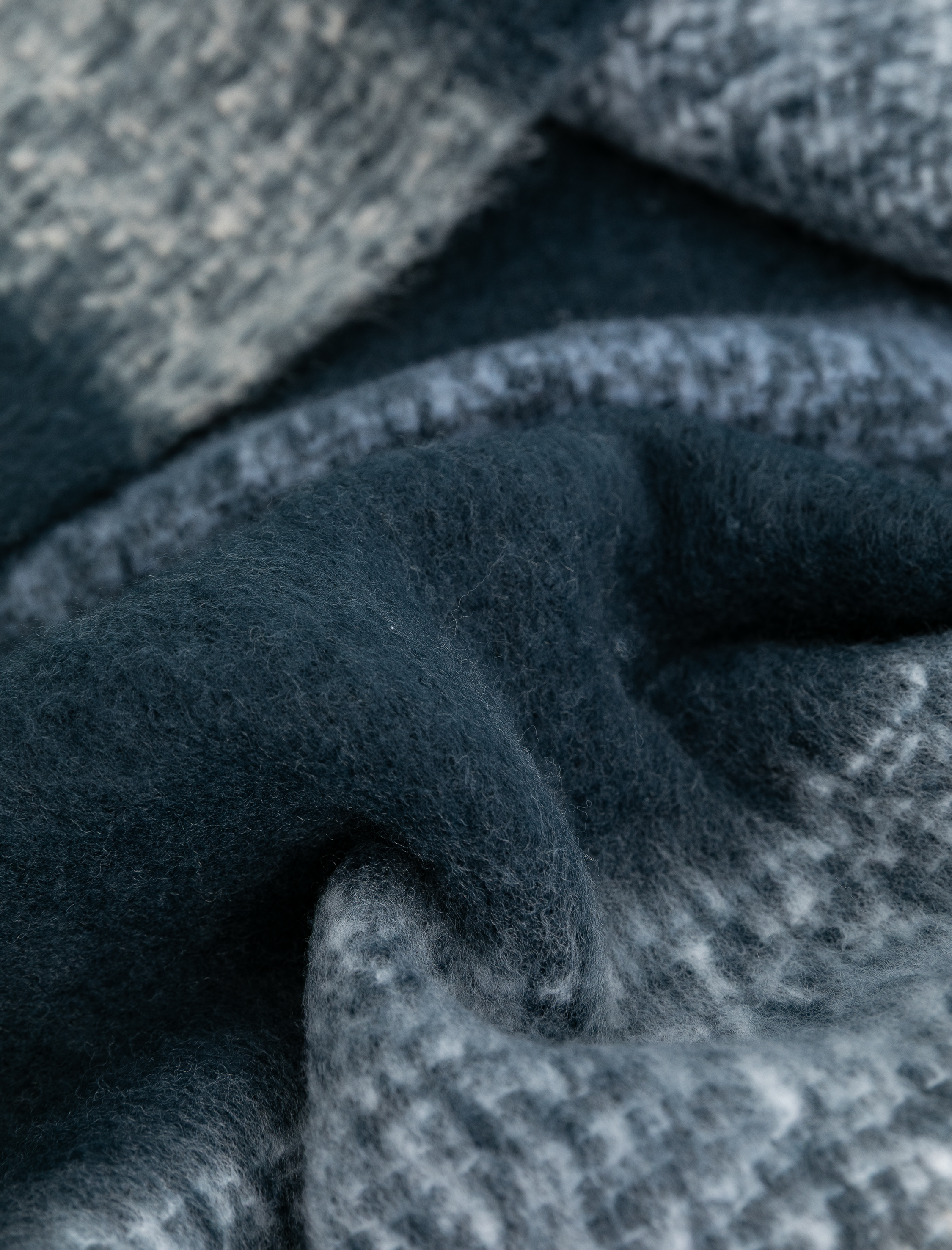  Kadın Yumuşak Dokulu Püsküllü Renk Bloklu Uzun Atkı