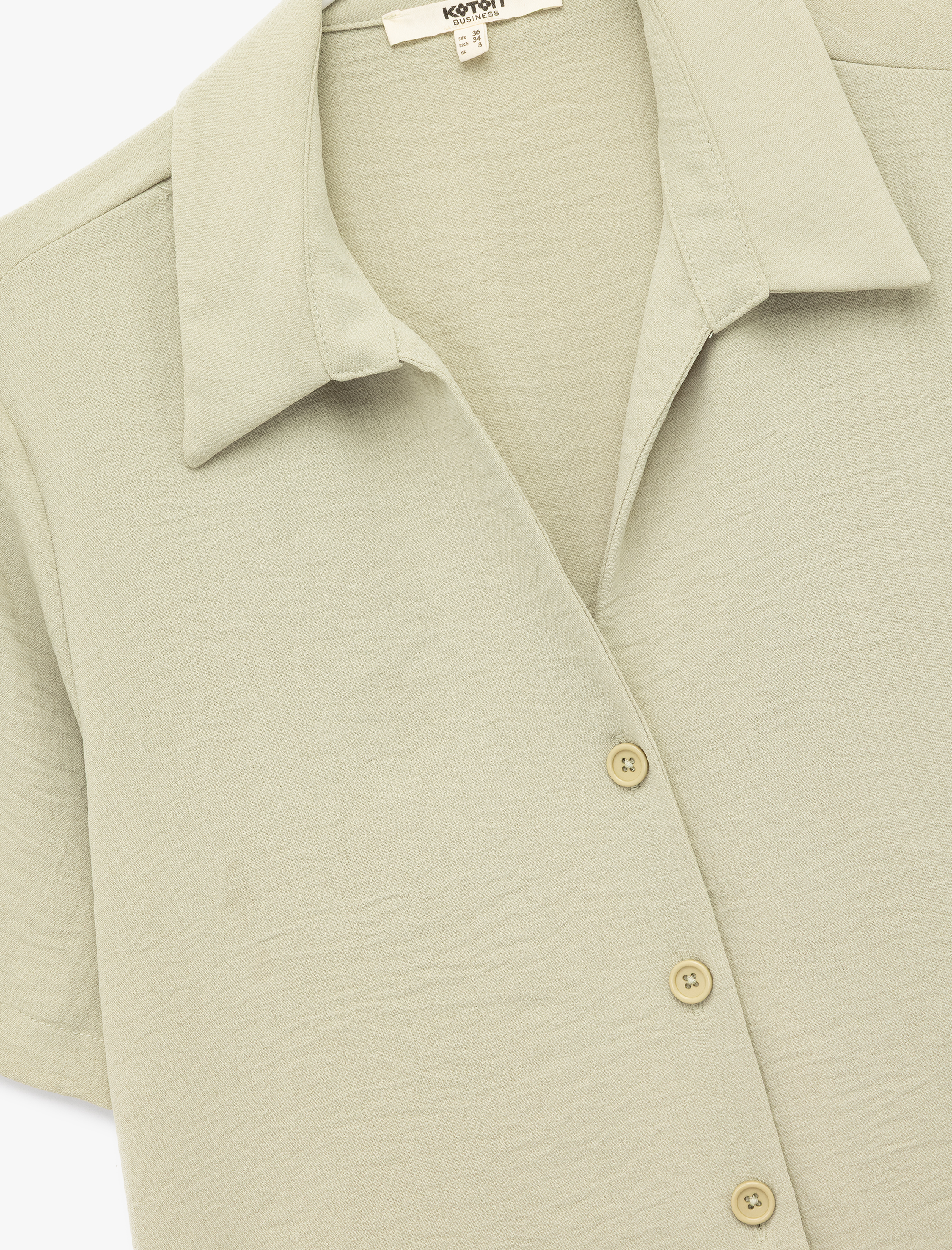   Regular Fit Kaçık Yaka Kısa Kollu Gömlek