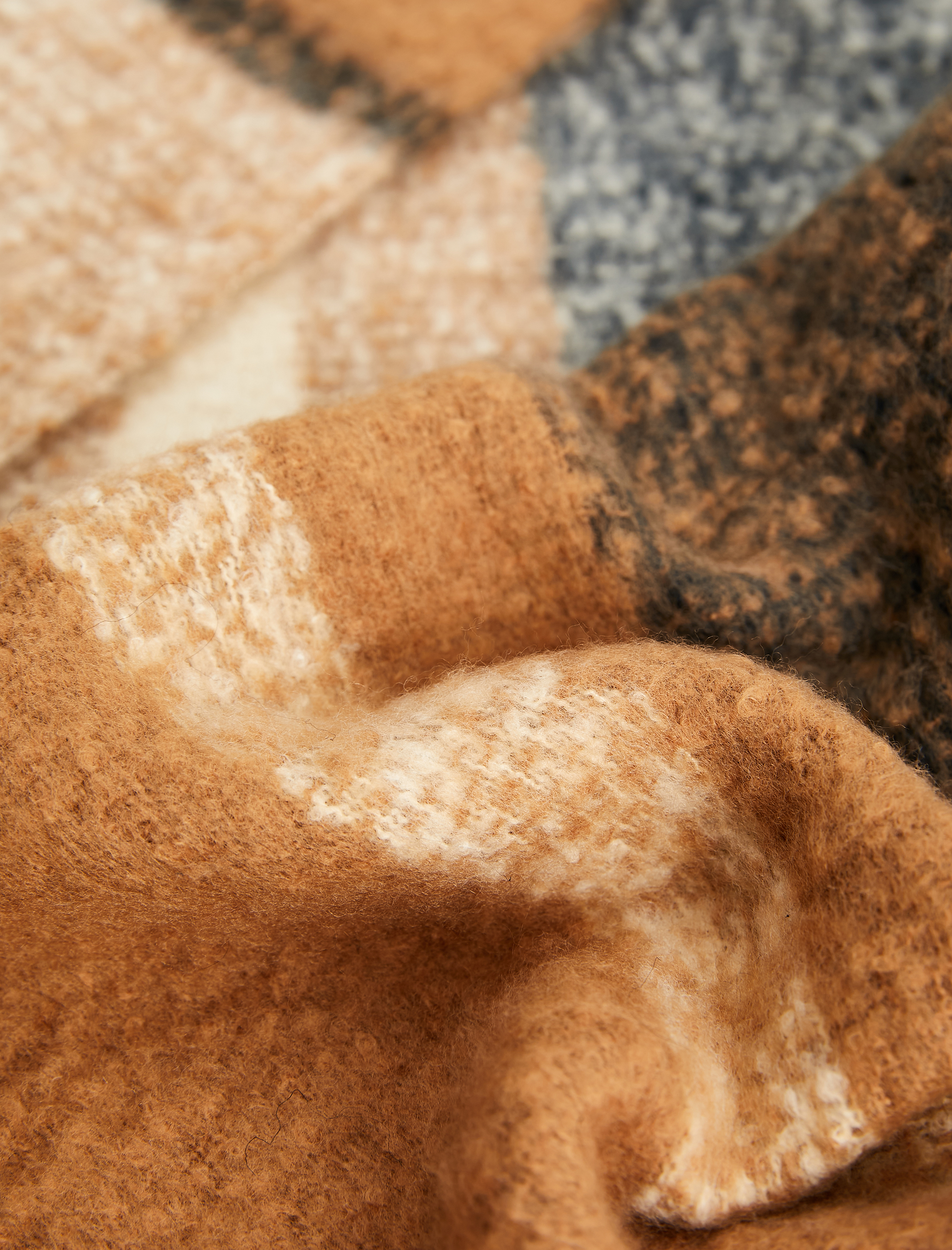  Kadın Yumuşak Dokulu Ekoseli Püsküllü Uzun Atkı