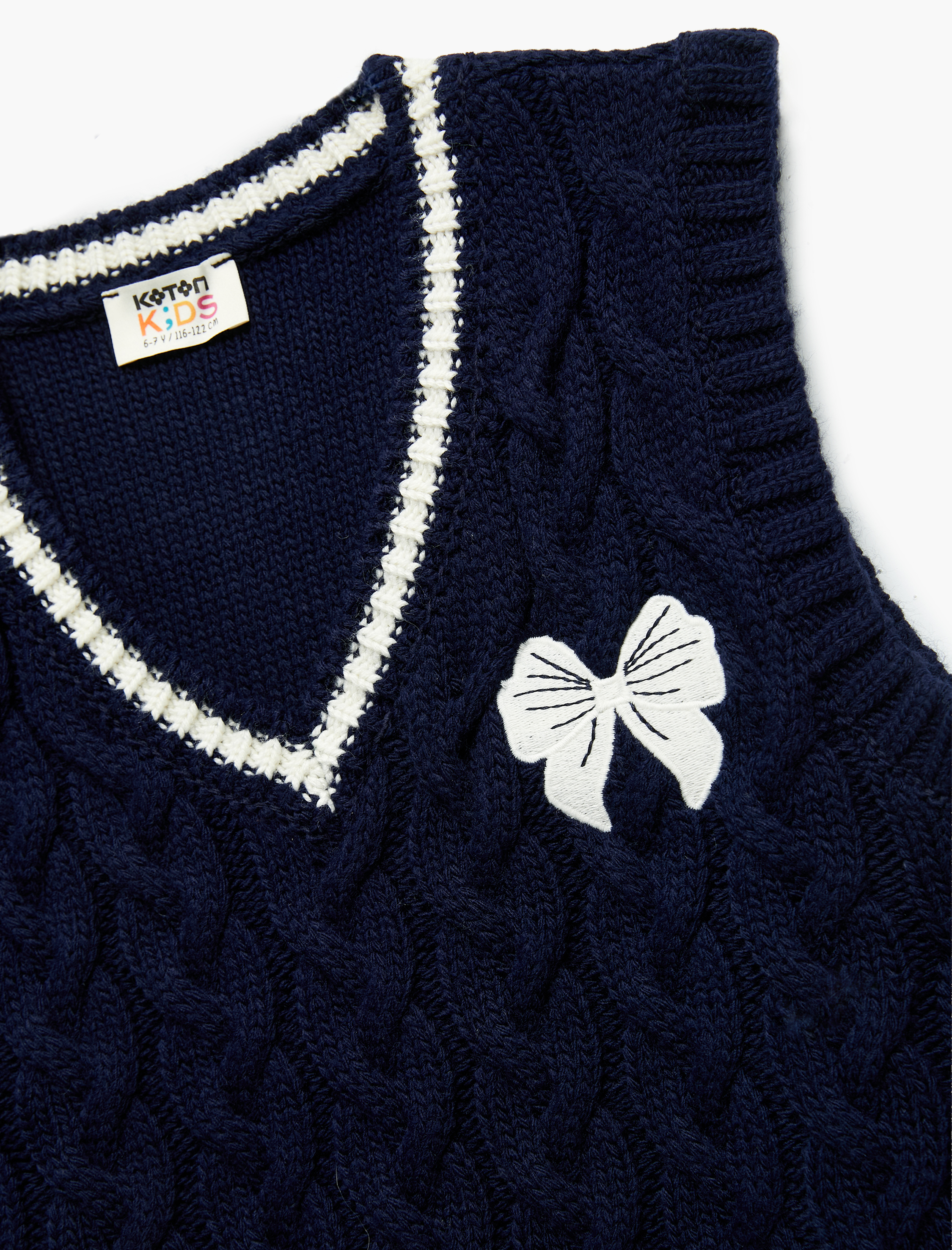  Kız Çocuk V Yaka Örgü Dokulu Fiyonk Detaylı Triko Süveter