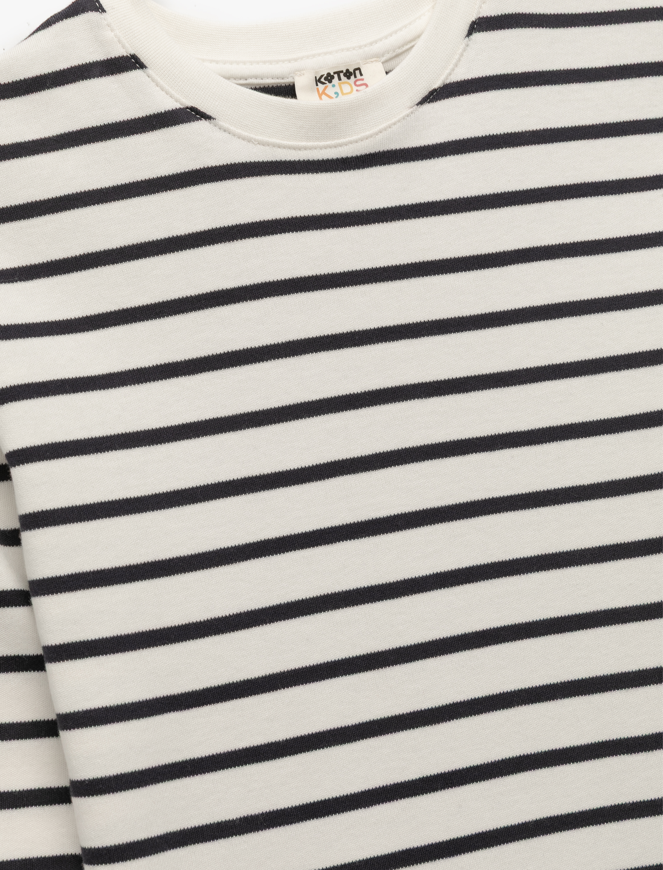  Erkek Çocuk Pamuklu Uzun Kollu Bisiklet Yaka Çizgili Tişört