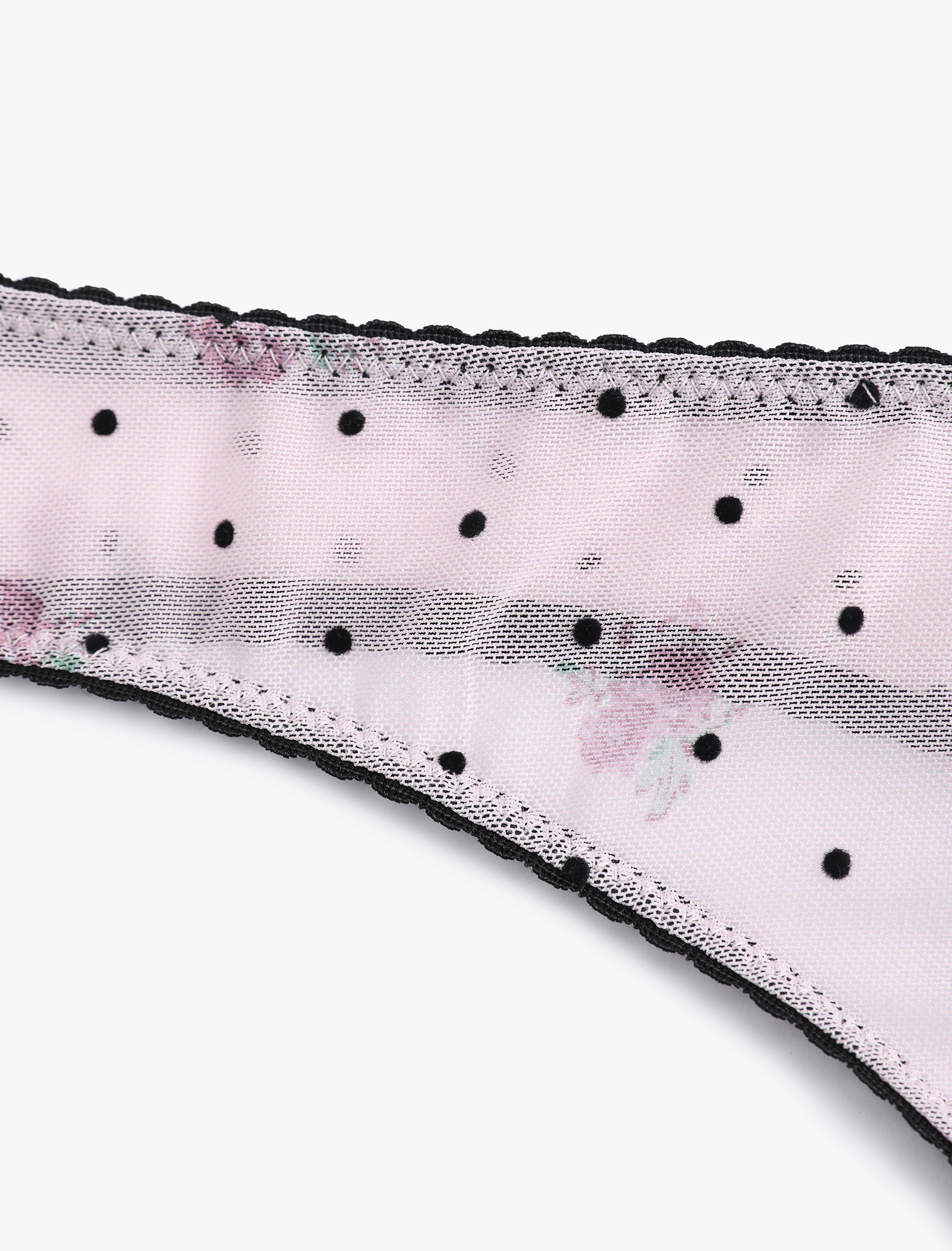   Kurdele Detaylı Puantiyeli Tül String Külot