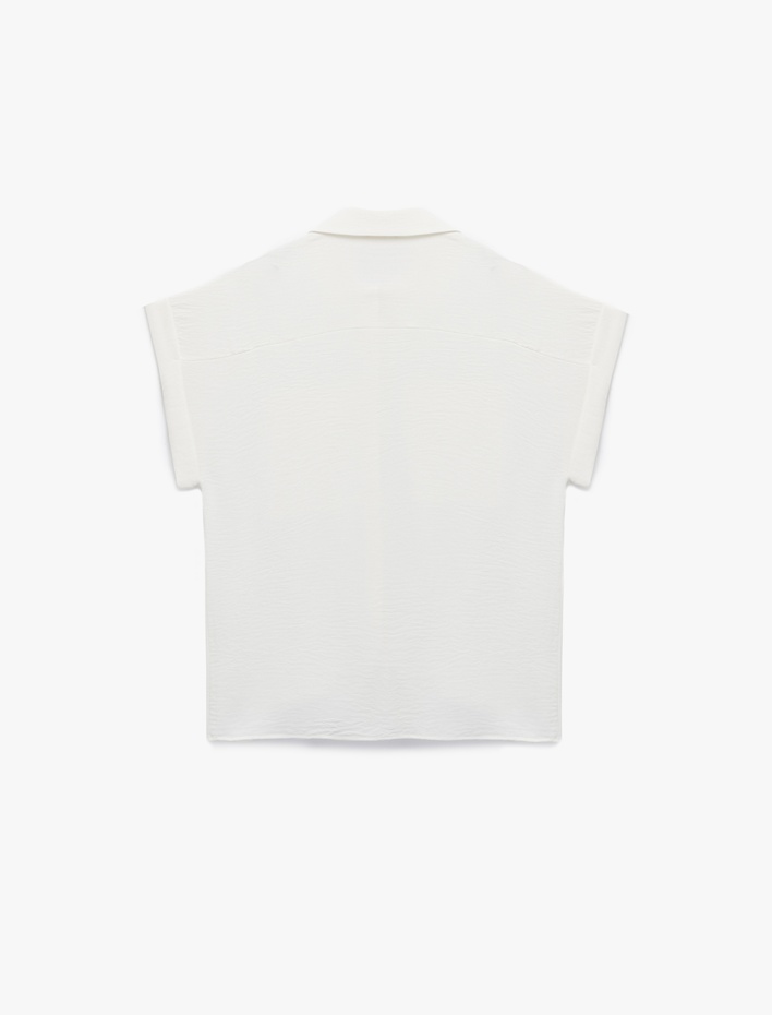  Regular Fit Kapaklı Cep Detaylı Kısa Kollu Gömlek