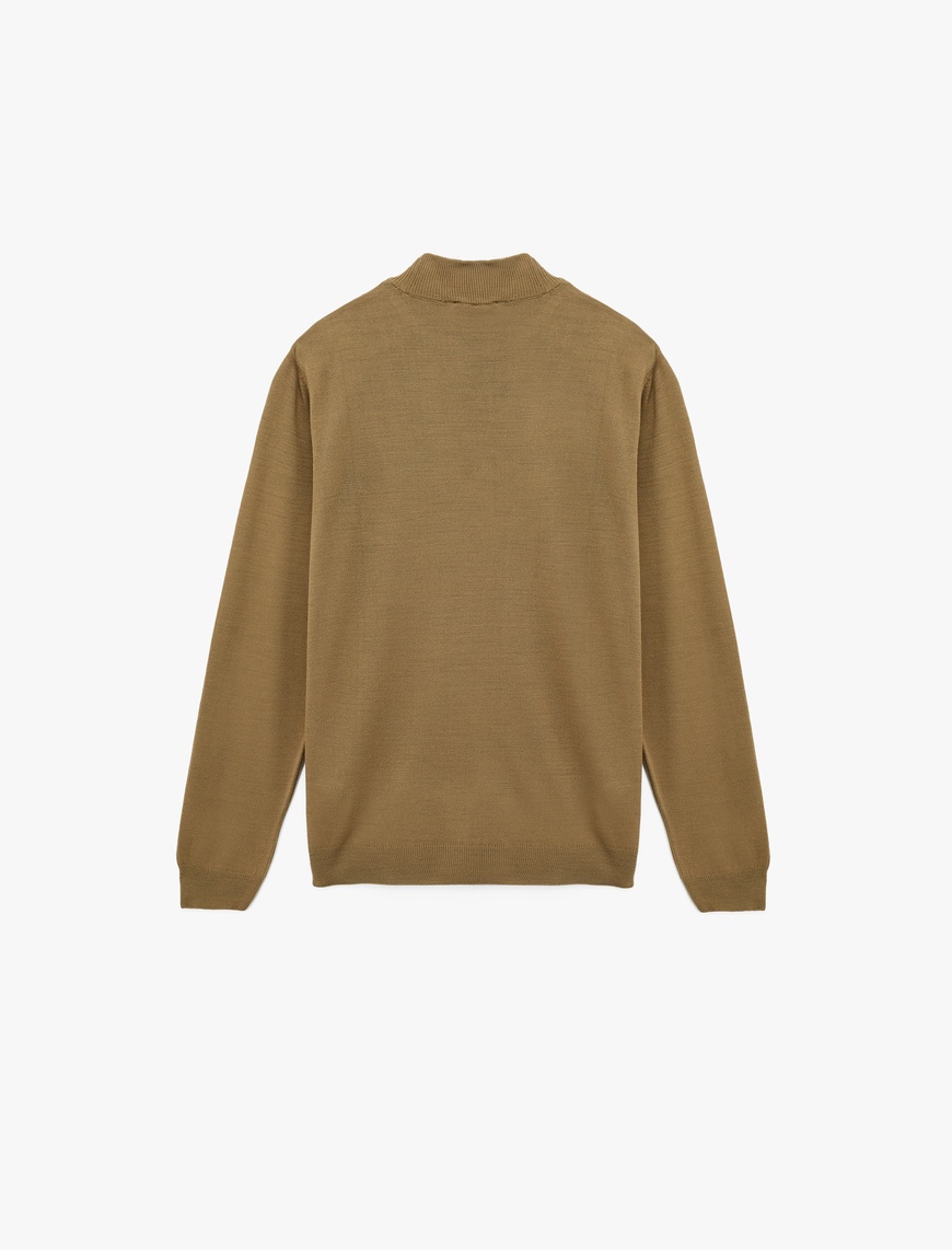   Uzun Kollu Regular Fit Dik Yaka Basic Triko Kazak