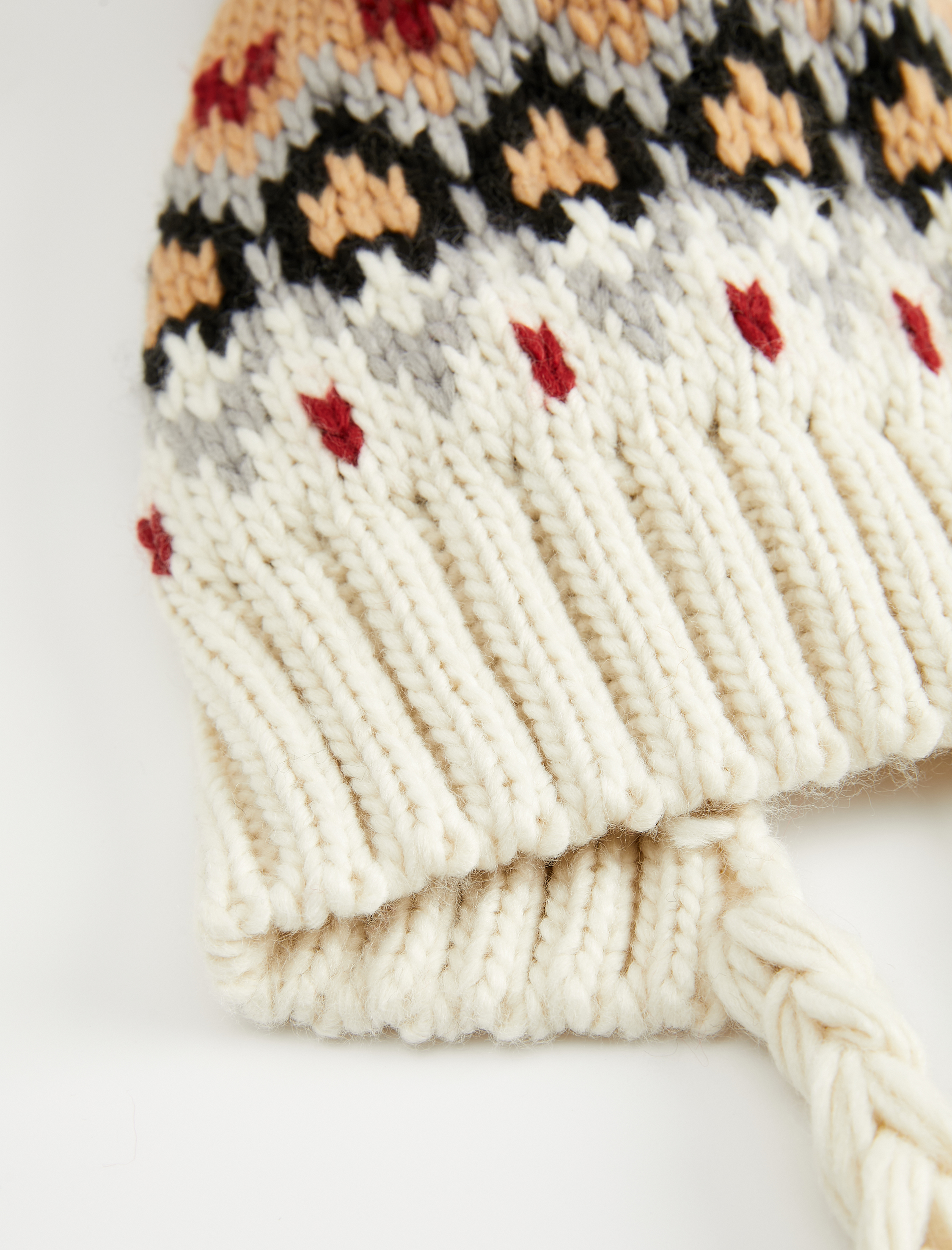  Kadın Ponponlu Kış Temalı Püskül Detaylı Çok Renkli Bere