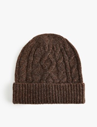 Katlama Detaylı Saç Örgü Dokulu Triko Bere