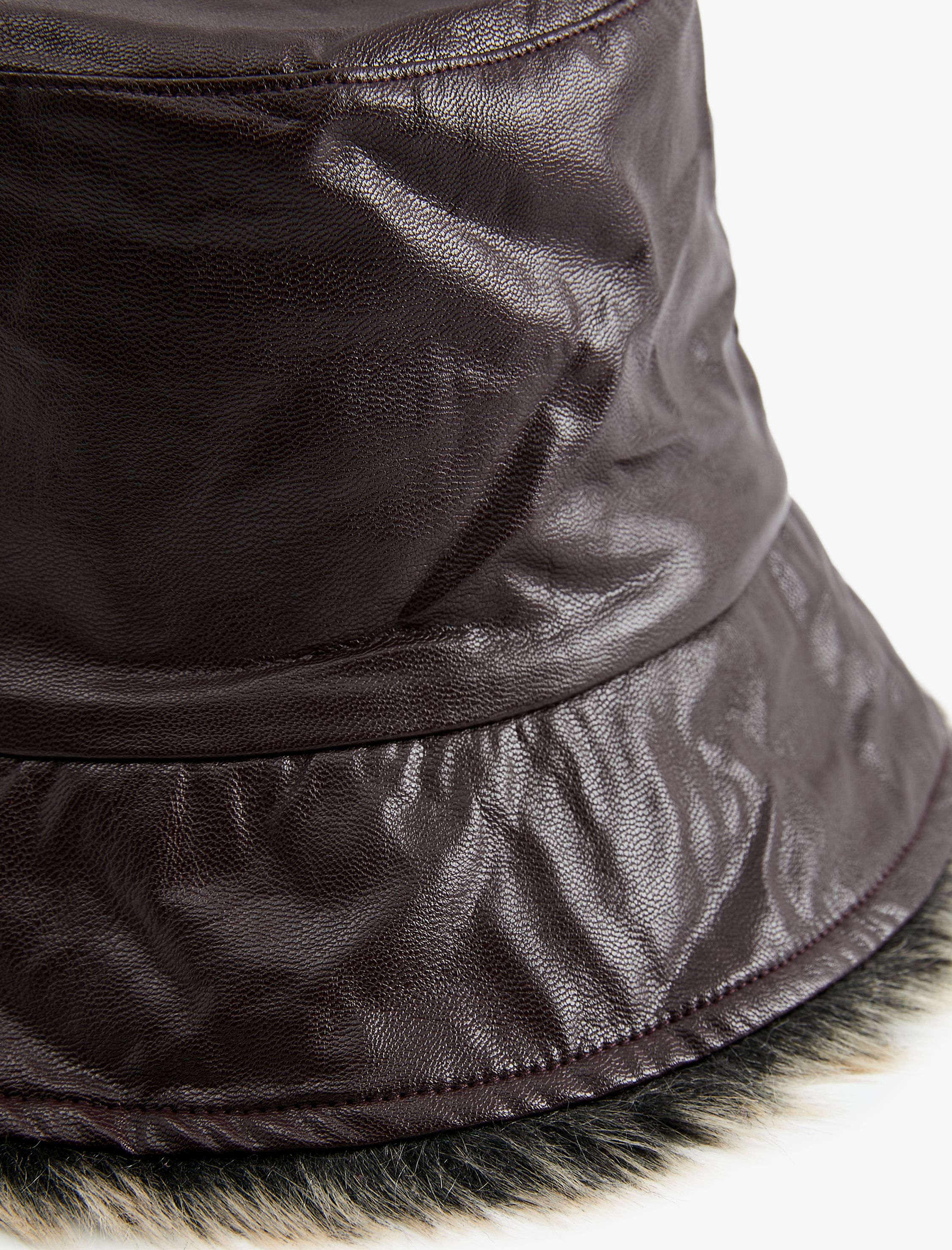  Kadın Deri Görünümlü Bucket Şapka