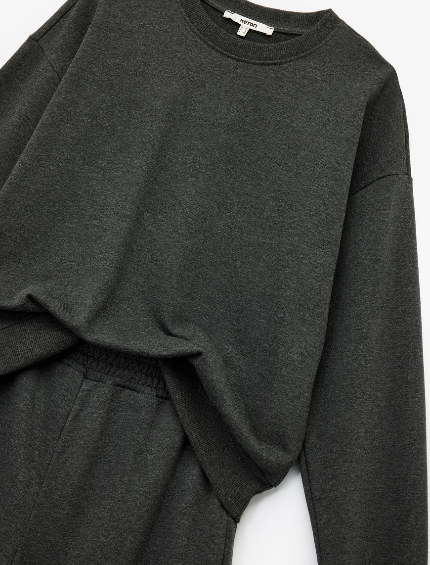   Rahat Kalıp Üç İplik Uzun Kollu Sweatshirt Eşofman Takımı