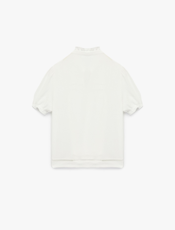  Fiyonklu Bağlama Detaylı Kısa Kollu Dik Yaka Bluz