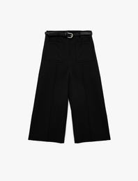 Kemerli Aplike Cepli Culotte Fit Kısa Geniş Paça Kumaş Pantolon