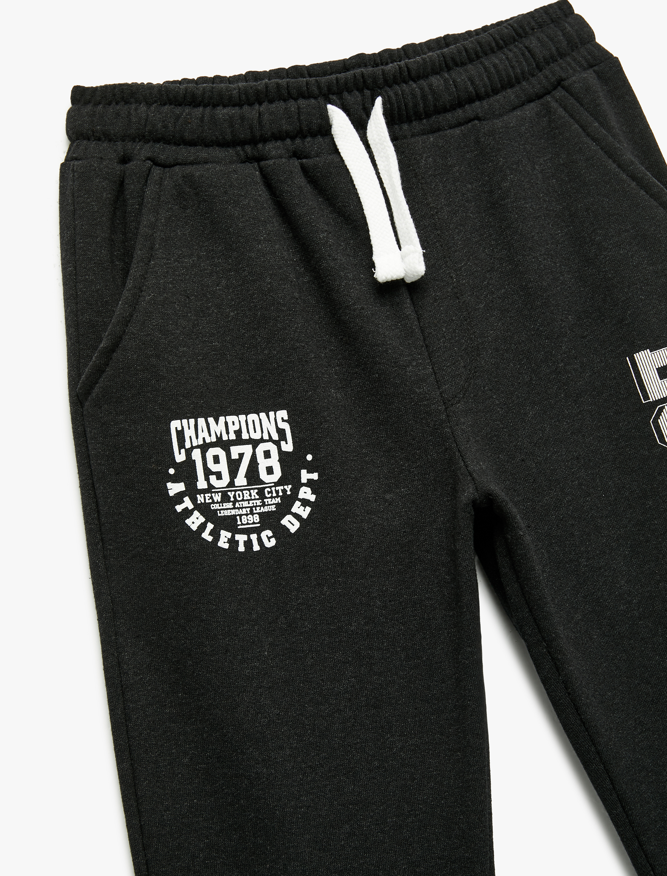  Erkek Çocuk Cep Detaylı Şardonlu Baskılı Jogger Eşofman Altı