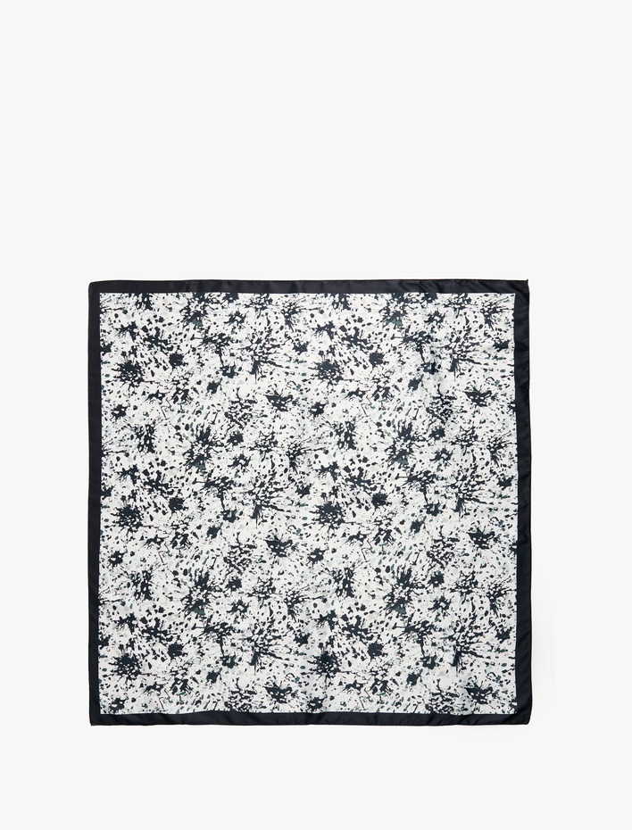 Kadın Soyut Desenli Kare Şal