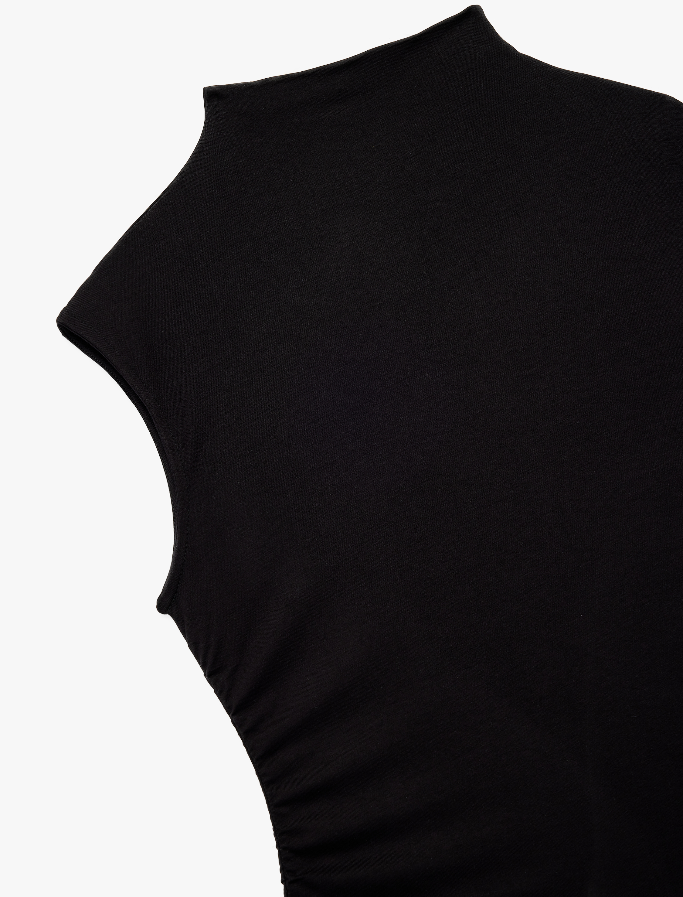   Viskon Kumaş Slim Fit Kolsuz Dik Yaka Bluz