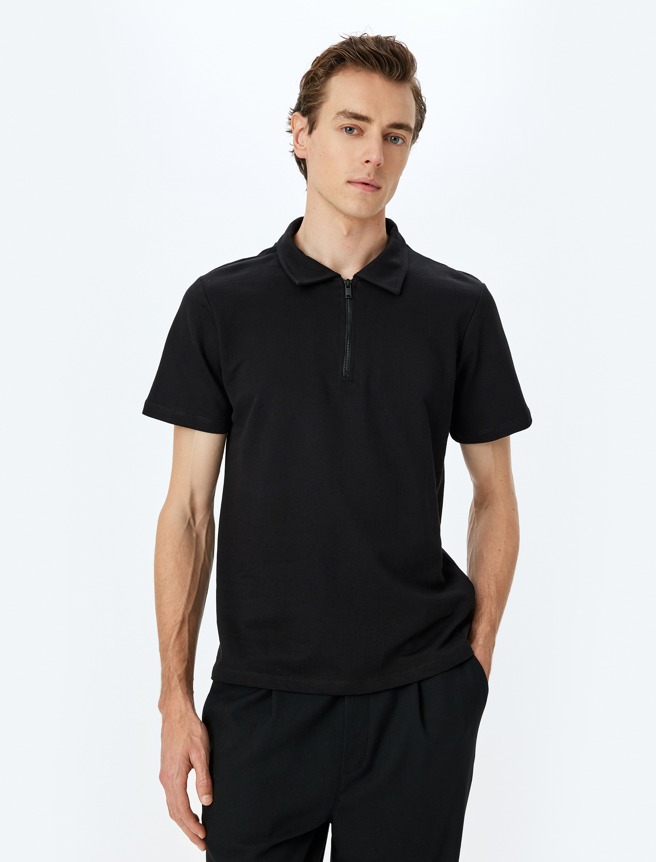   Kısa Kollu Regular Fit Pamuklu Yarım Fermuarlı Tişört