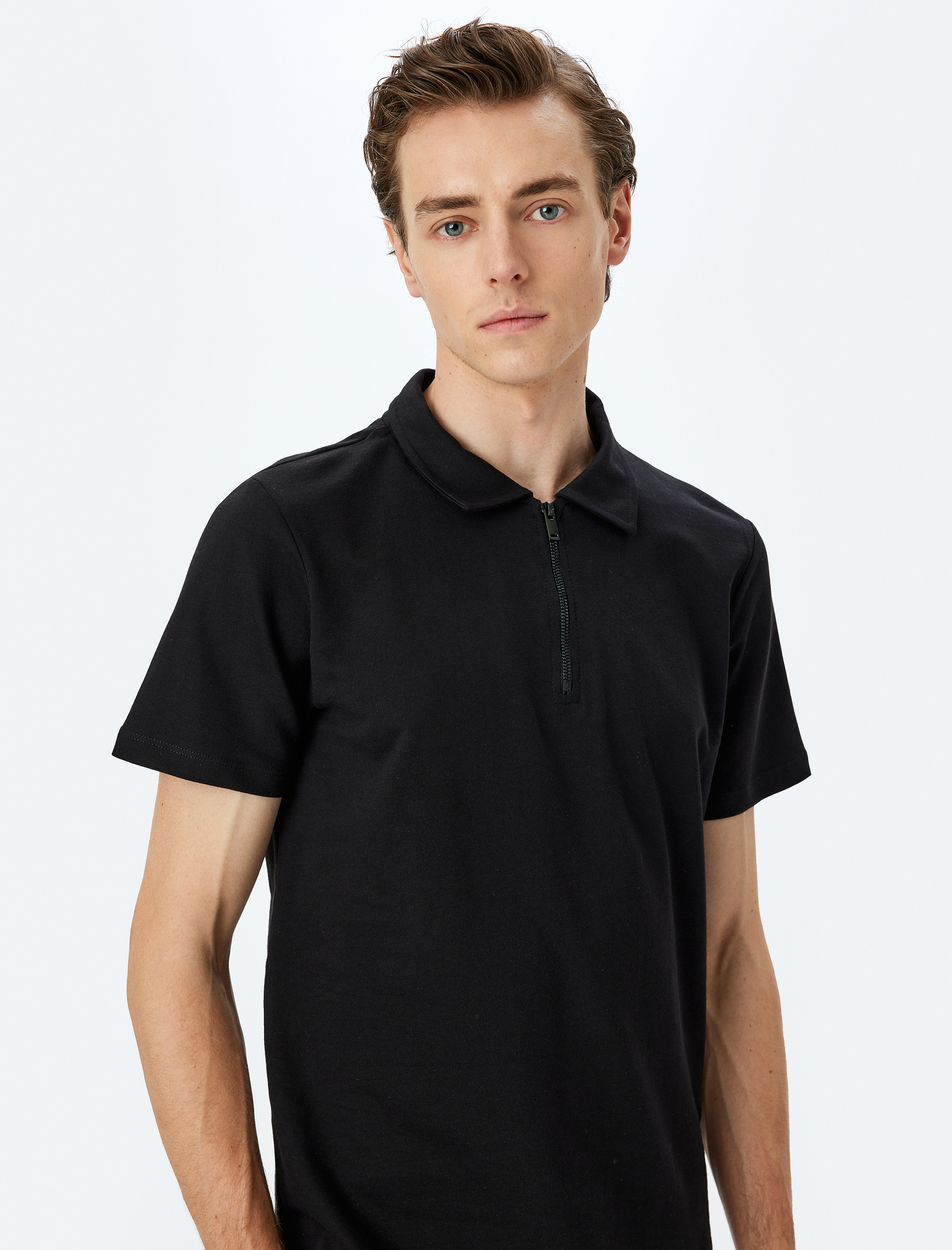   Kısa Kollu Regular Fit Pamuklu Yarım Fermuarlı Tişört