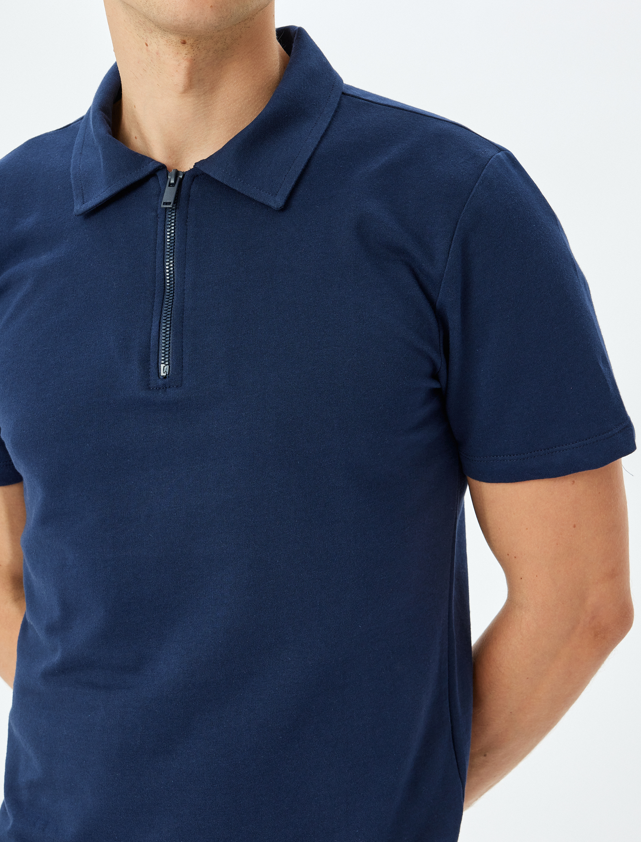   Kısa Kollu Regular Fit Pamuklu Yarım Fermuarlı Tişört