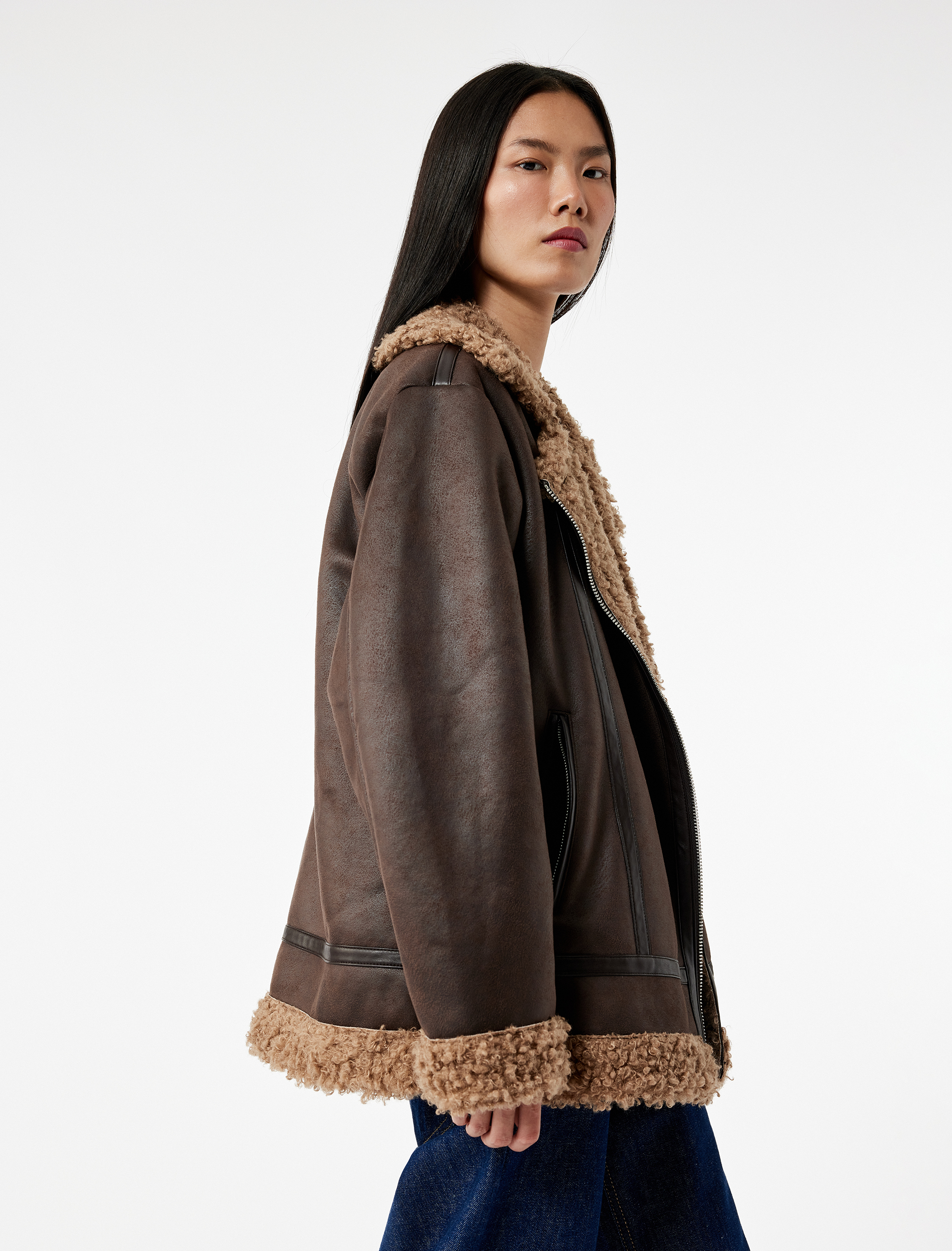   Uzun Kollu Fermuarlı Cepli Peluş Yaka Deri Görünümlü Biker Ceket