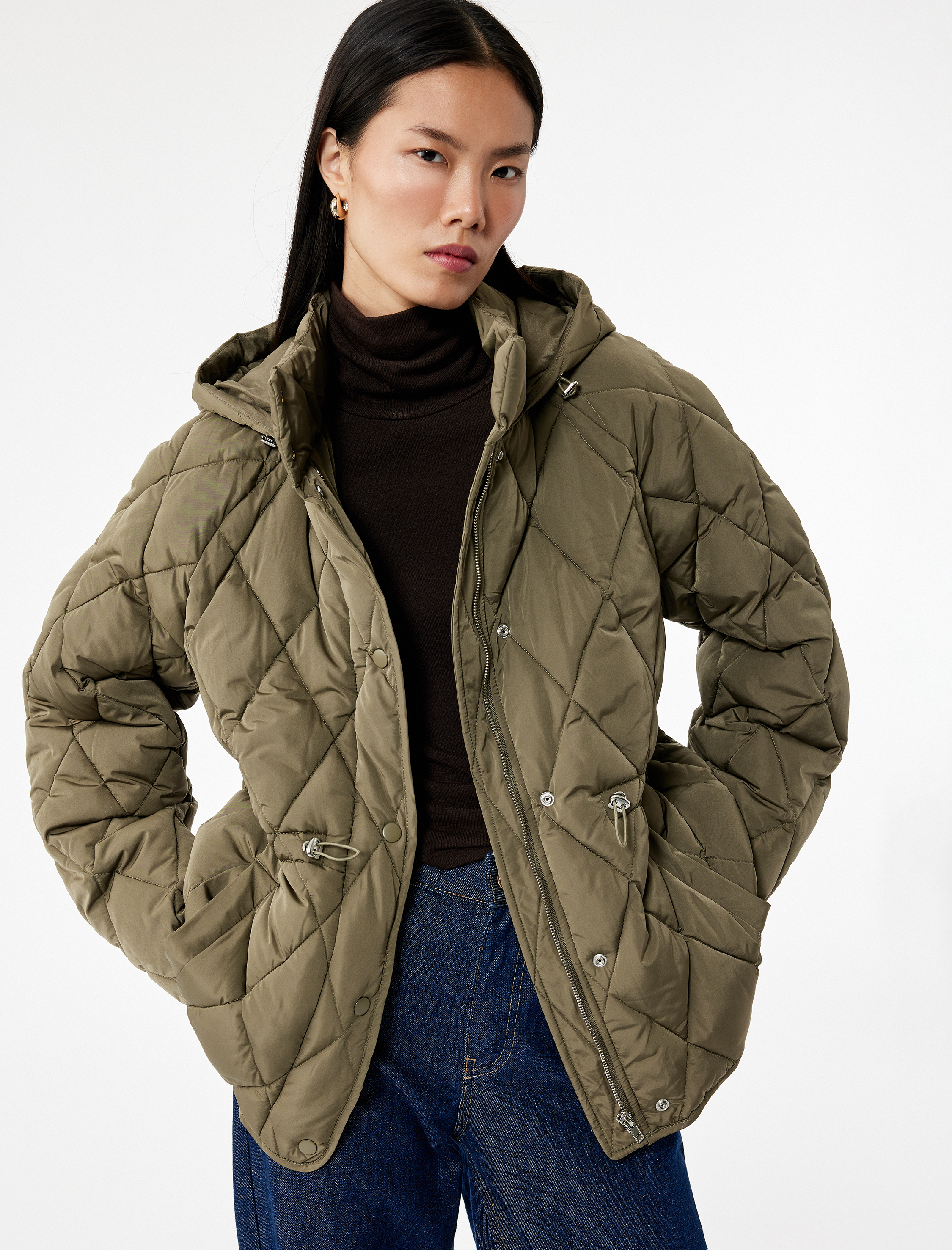   Beli Bağcıklı Uzun Kollu Cepli Su İtici Kapüşonlu Kapitone Şişme Mont