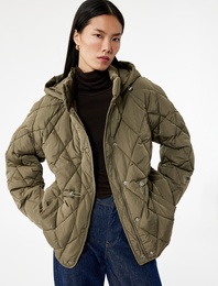 Beli Bağcıklı Uzun Kollu Cepli Su İtici Kapüşonlu Kapitone Şişme Mont