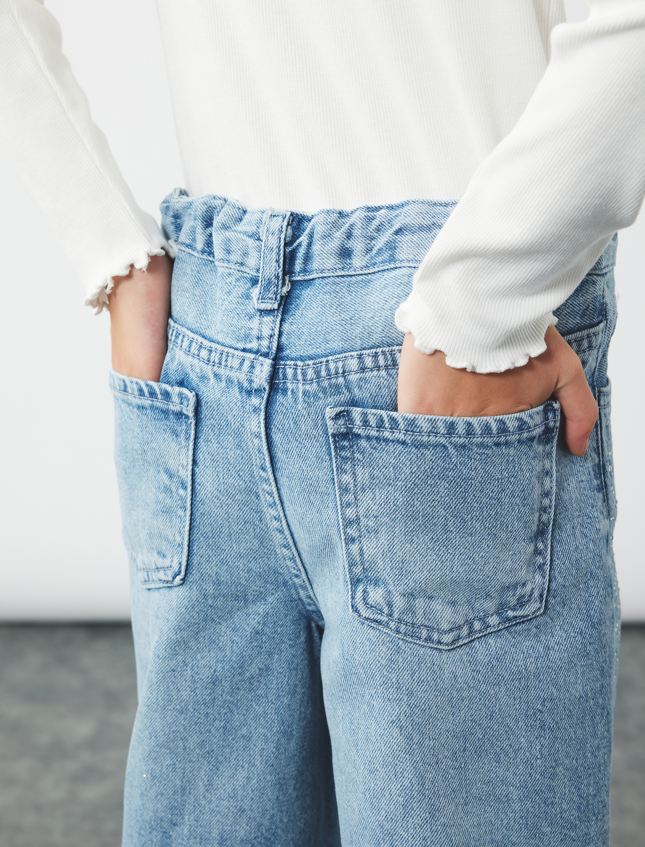  Kız Çocuk Pamuklu Taş Detaylı Geniş Paça Denim Pantolon