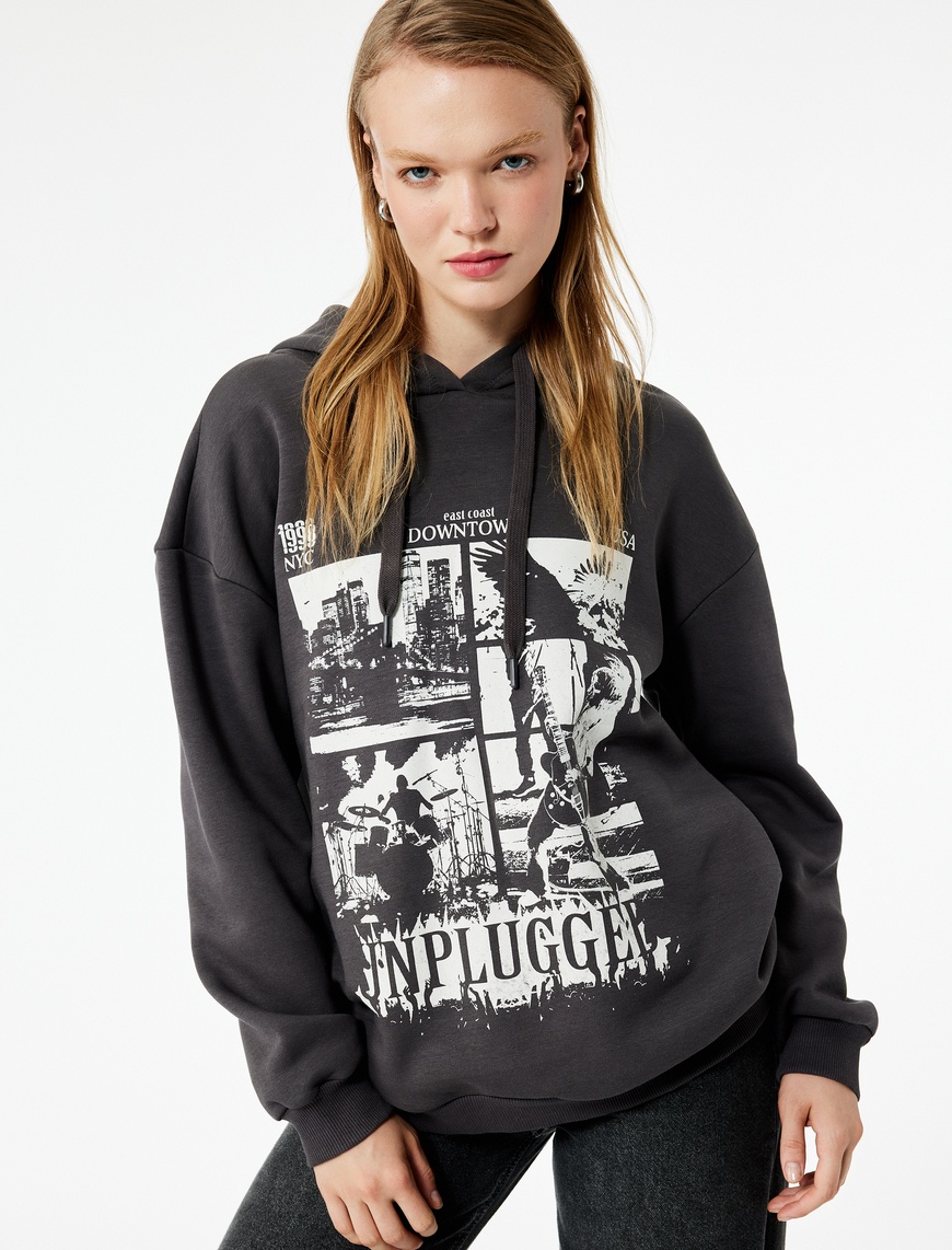   Şardonlu Uzun Kollu Kapüşonlu Baskılı Oversize Sweatshirt